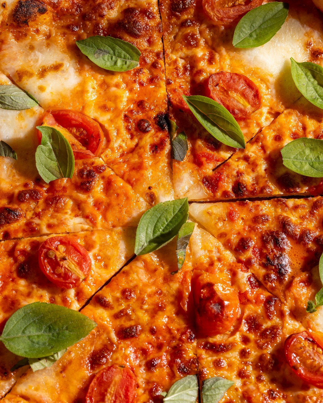 She’s the queen of classics for a reason 🍕👑🌱 Our Margherita brings the perfect trio: tomato, mozzarella and basil on a sourdough base that’s fit for royalty. Long live the pizza 🙌🏼