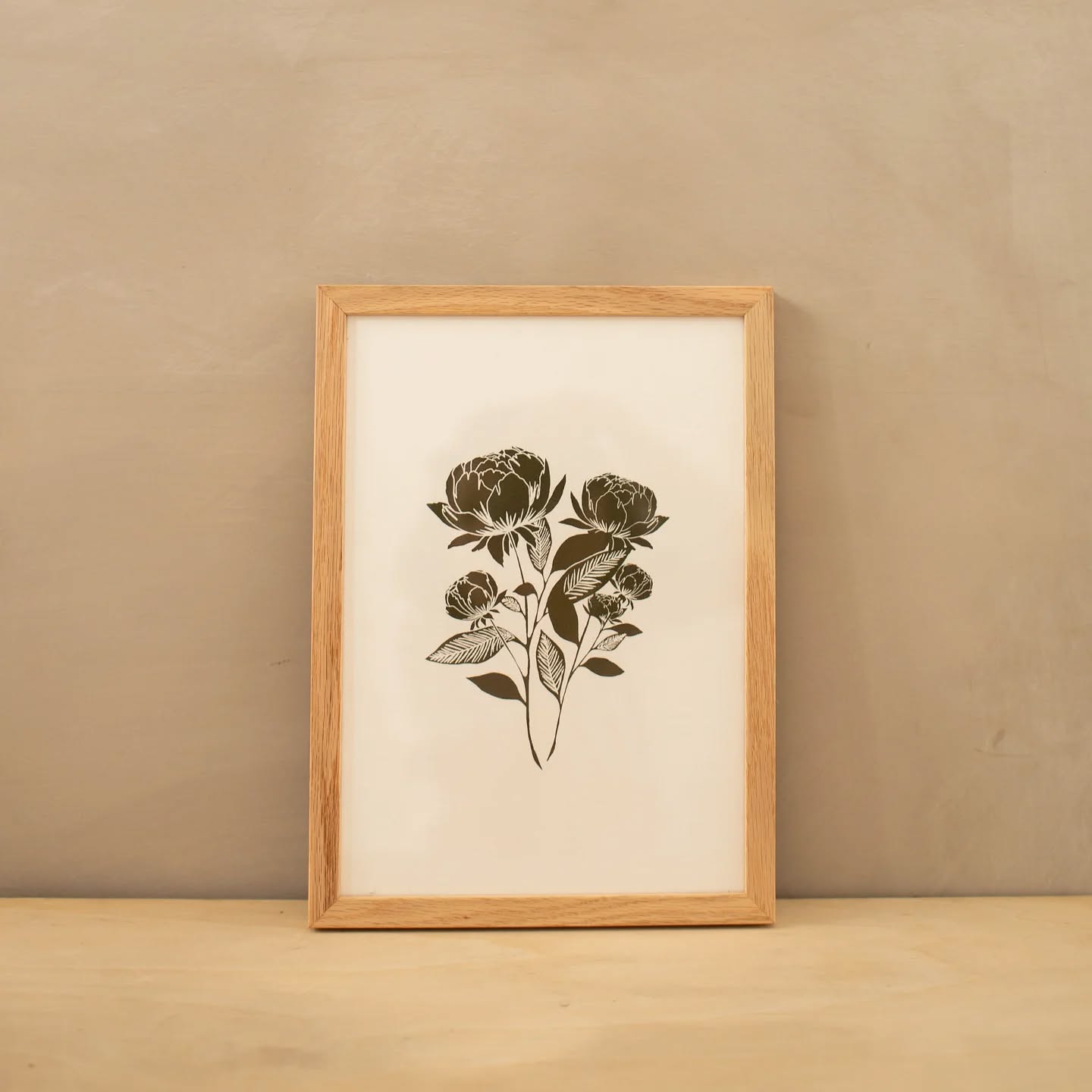 Encore des fleurs ♡
Les nouvelles affiches sérigraphiées en vert scarabée.
.
.
.
#poussieredesrues # flowers #lyon #illustration #madeinfrance