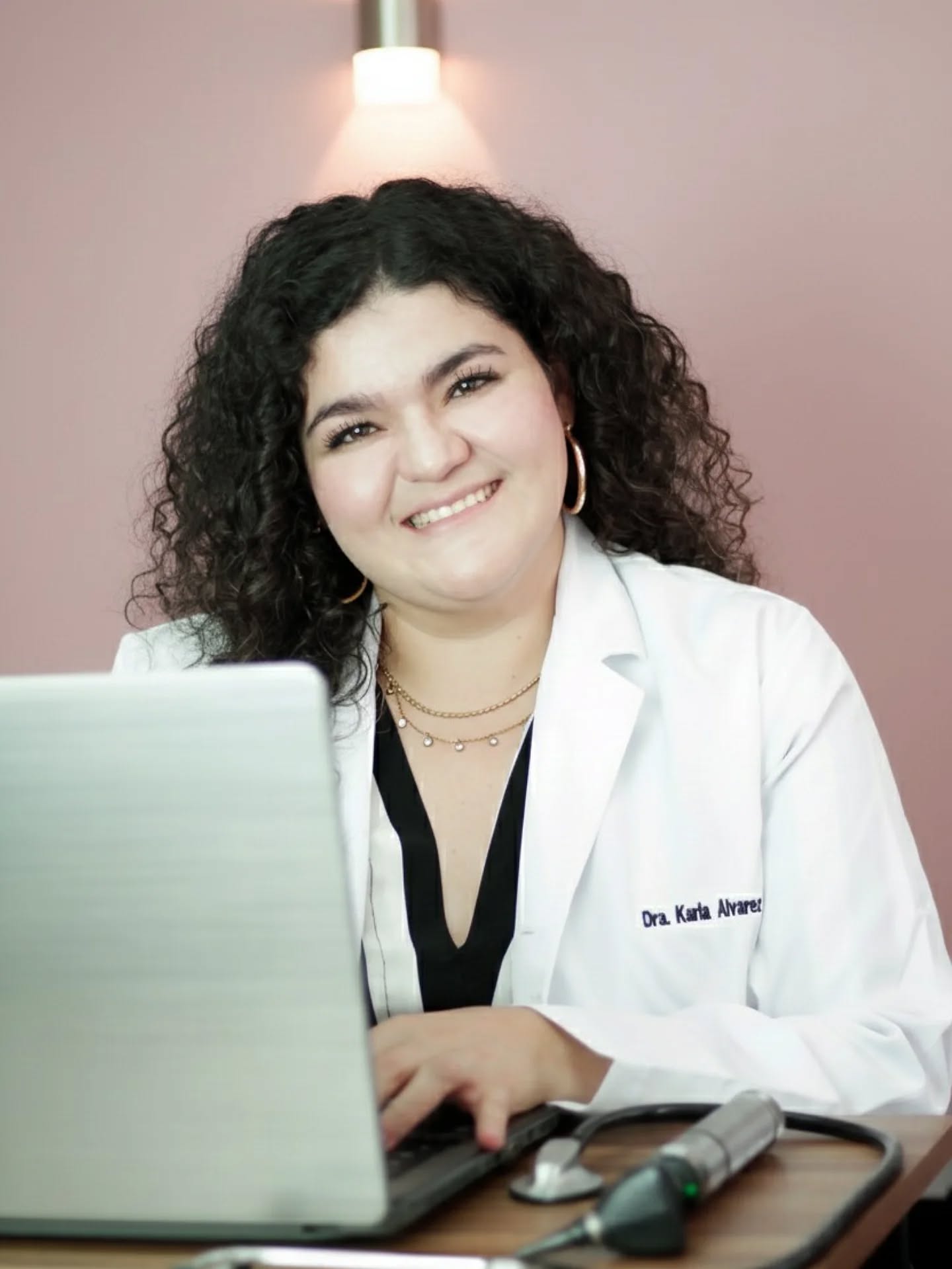 Dra. Karla Álvarez/ México.
PROFESIONAL DE ALTA GAMA.
#marketing #medico.
Entendemos que el sector salud requiere un gran enfoque al detalle, por ello, somos expertos y apasionados de nuestro trabajo 👏😄