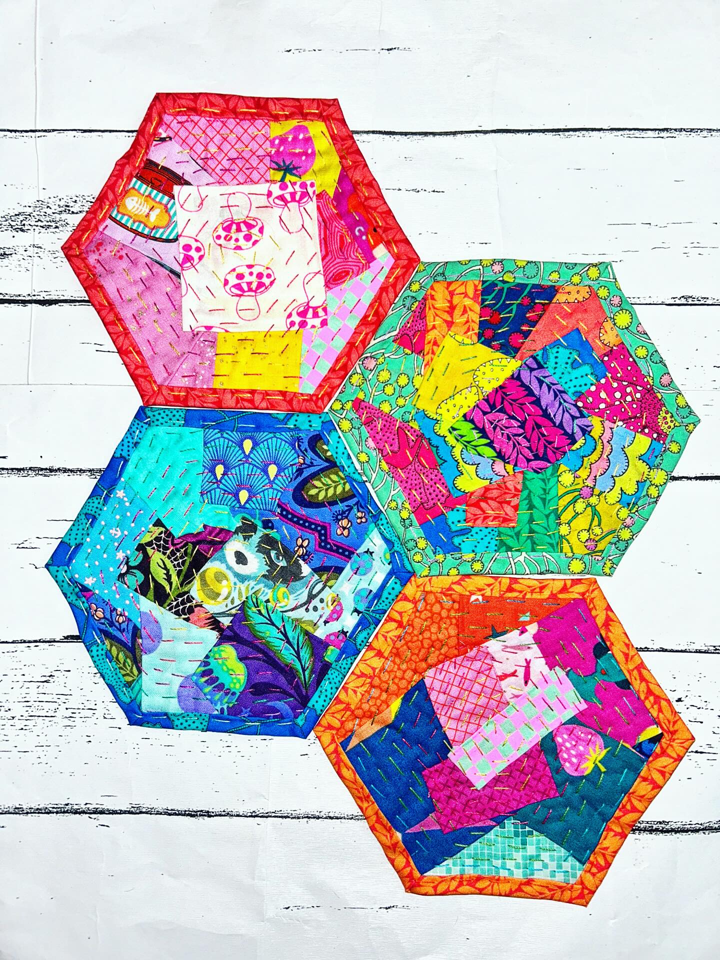 Joining @charmaboutyou for #saturdaynightcraftalong adding to the gang! ❤️🌈
#sewingforme #joyful #kindnessisfree #spreadjoy #mindfulness #mindful #mindfulmoments #mindfulsewing #handstitching #handstitched #handstitch #handsewn #handsewing #sewingismytherapy #sewingismysuperpower #aurifilthread #aurifil12wt #kawandi #kawandiquilts #scrappymakesmehappy #quiltingismytherapy #sewtherainbow #sallykellyfabric #aurifilosopher #thread #threadmatters #tulatroops #scrapbusting #noscrapleftbehind