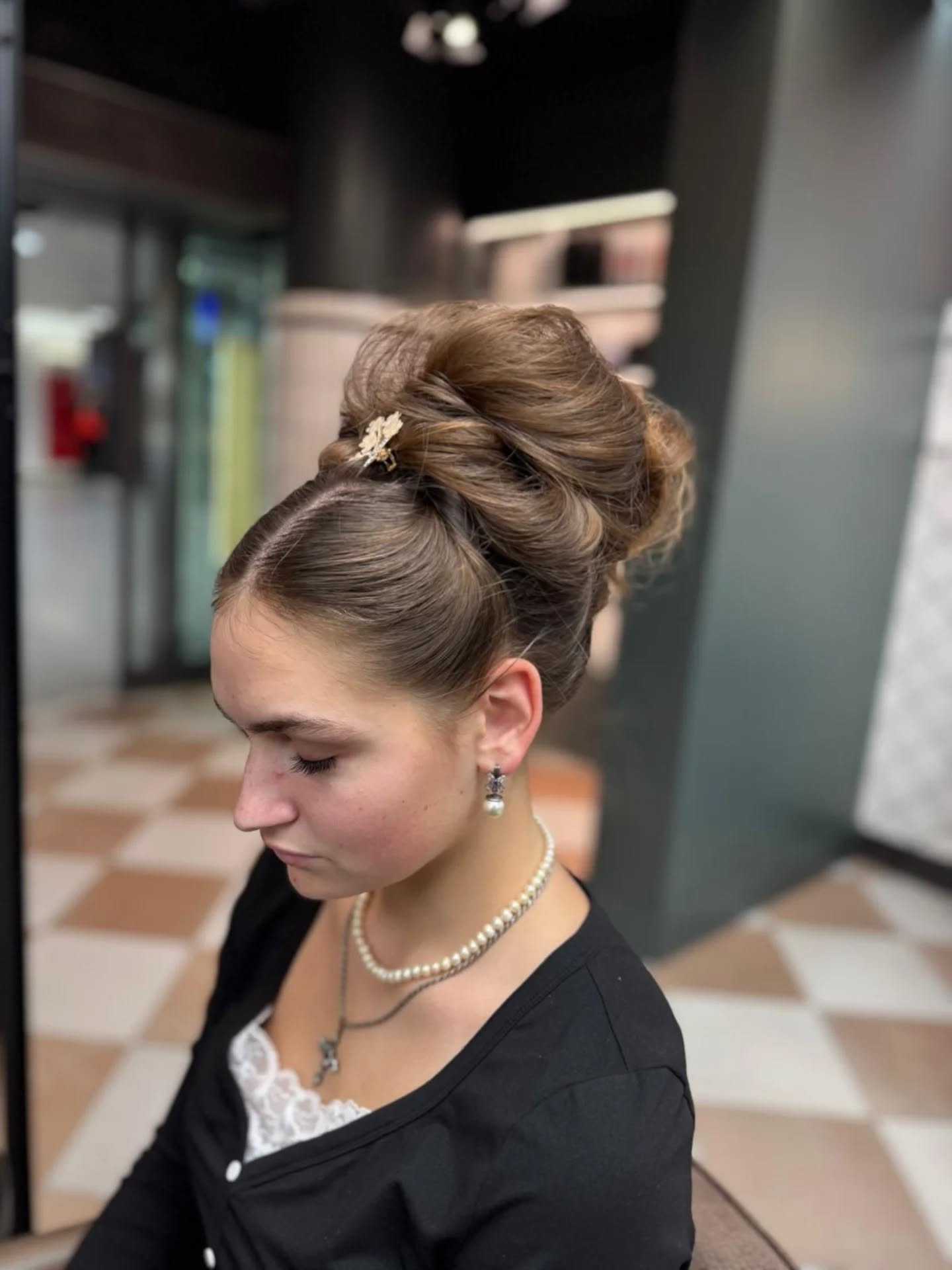Made by Emine
#mccoiffure #mccoiffurehb #mccoiffurezürich #schwarzkopfprofessional #hochsteckfrisuren