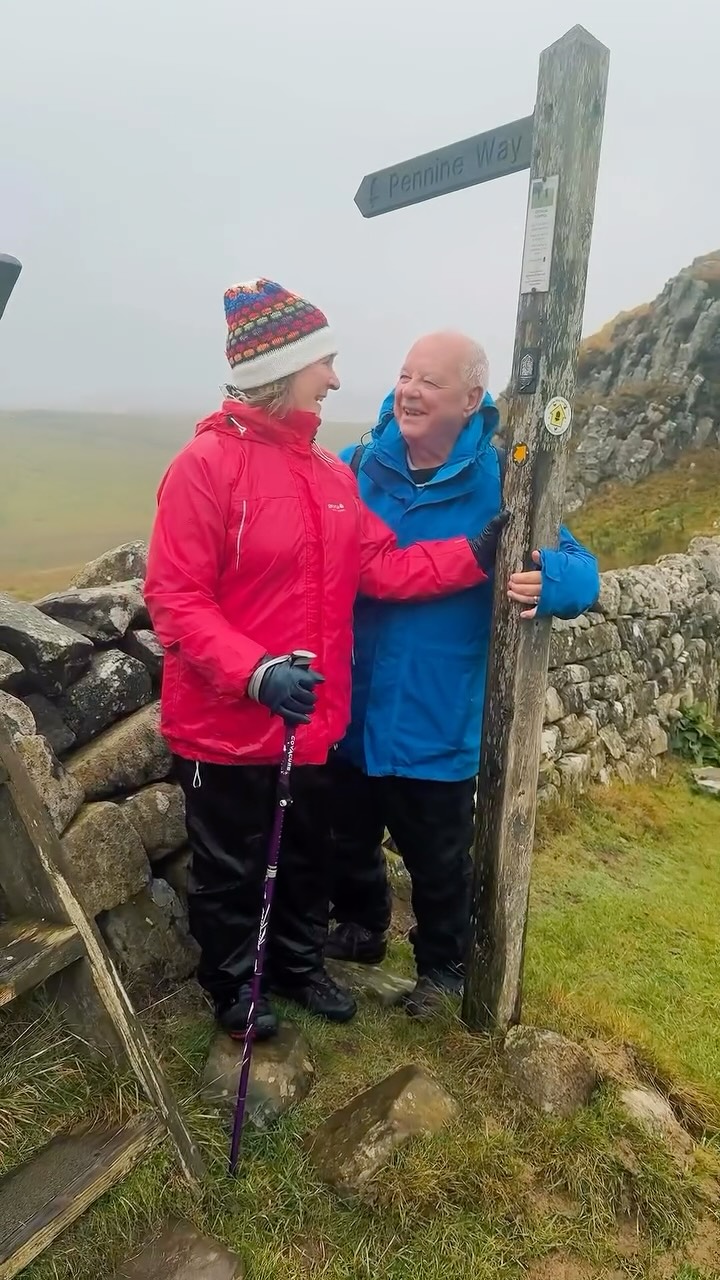 Happy anniversary to this lovely couple 🏴 Celebrating with a most atmospheric walk along #hadrianswall #guidedhikes #celebrationtour #autumnweather #greatoutdoors #adventureawaits