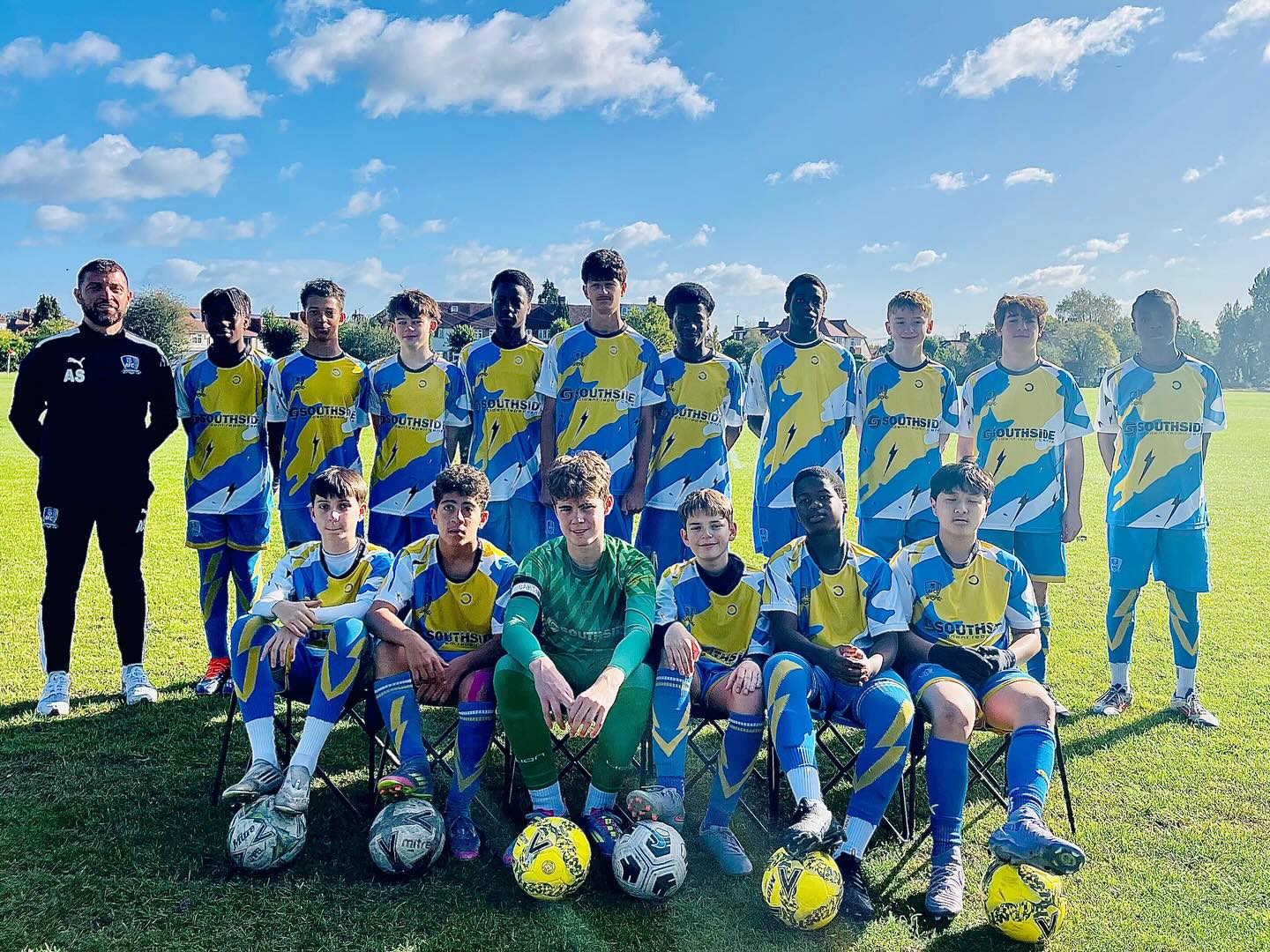 The boys looking too clean in the away kit 😮💨💯 Big love to @southside_arc sponsor