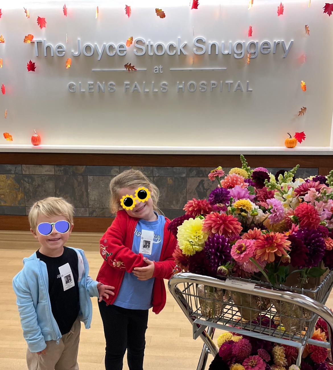 Our last round of flowers for the season going to …… GFH L&D staff 👶🏼👶🏼❤️❤️❤️ so much ❤️ for those guys🌼