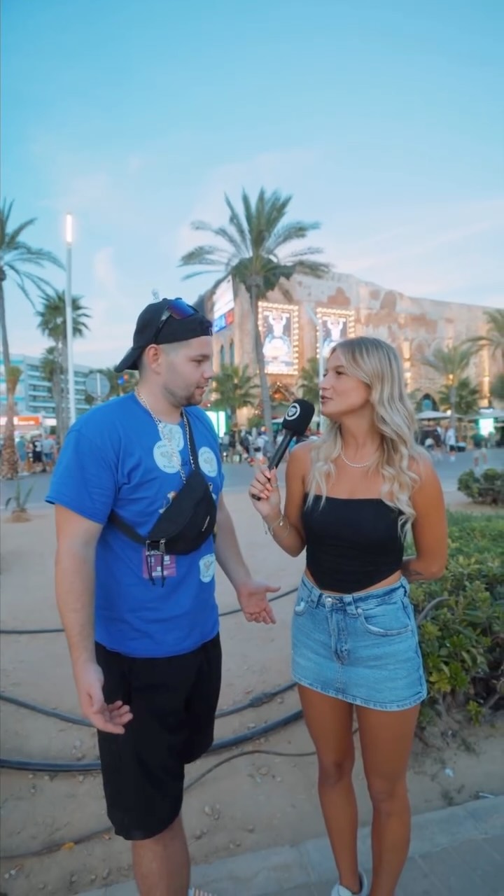 Er sollte lieber im Megapark abrechnen statt im Kopf rechnen 🤯🍻 Aber sehr sympathischer junger Mann und herzlich willkommen im Partytempel Nr.1 🥳
____
#megapark #jubiläum #ifeelmega #unitedpartypeople