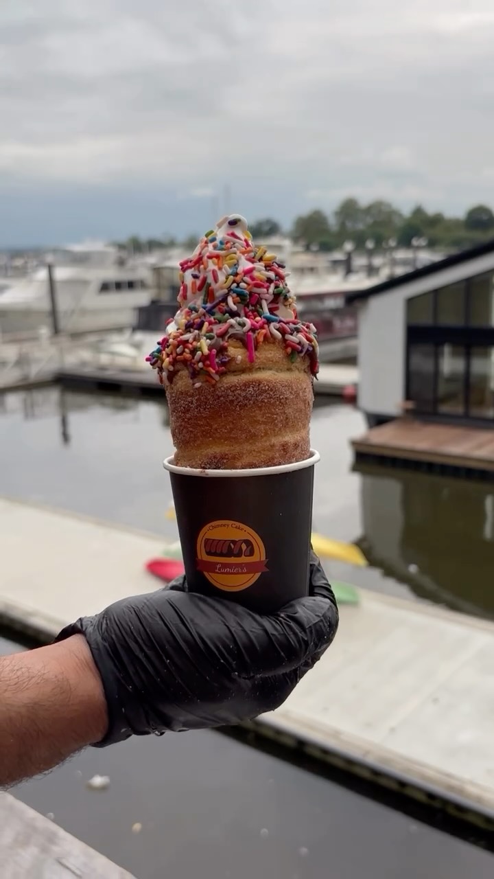 Watch the magic happen — handmade chimney cakes from scratch every time ✨#FreshlyMadeDaily #dmveats #dmvfoodie #thewharfdc #dessert #sweets #chimneycake