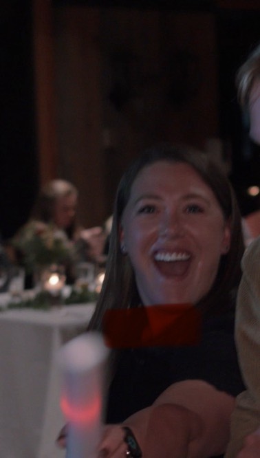 If you need a planner who's also a dance floor hype girl, call me! ✌🏻
.
.
.
.
.
Shoutout to @meanttobeemoments for the footage 😂