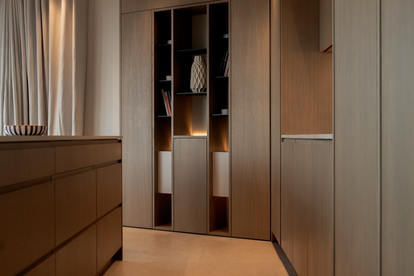 Waterside, Sandbanks - a full carpentry solution defined by continuity, refinement, and bespoke detail.
See the full project in our portfolio. Now Live.
#WatersideProject #WeberCreativeInteriors #BespokeInteriors