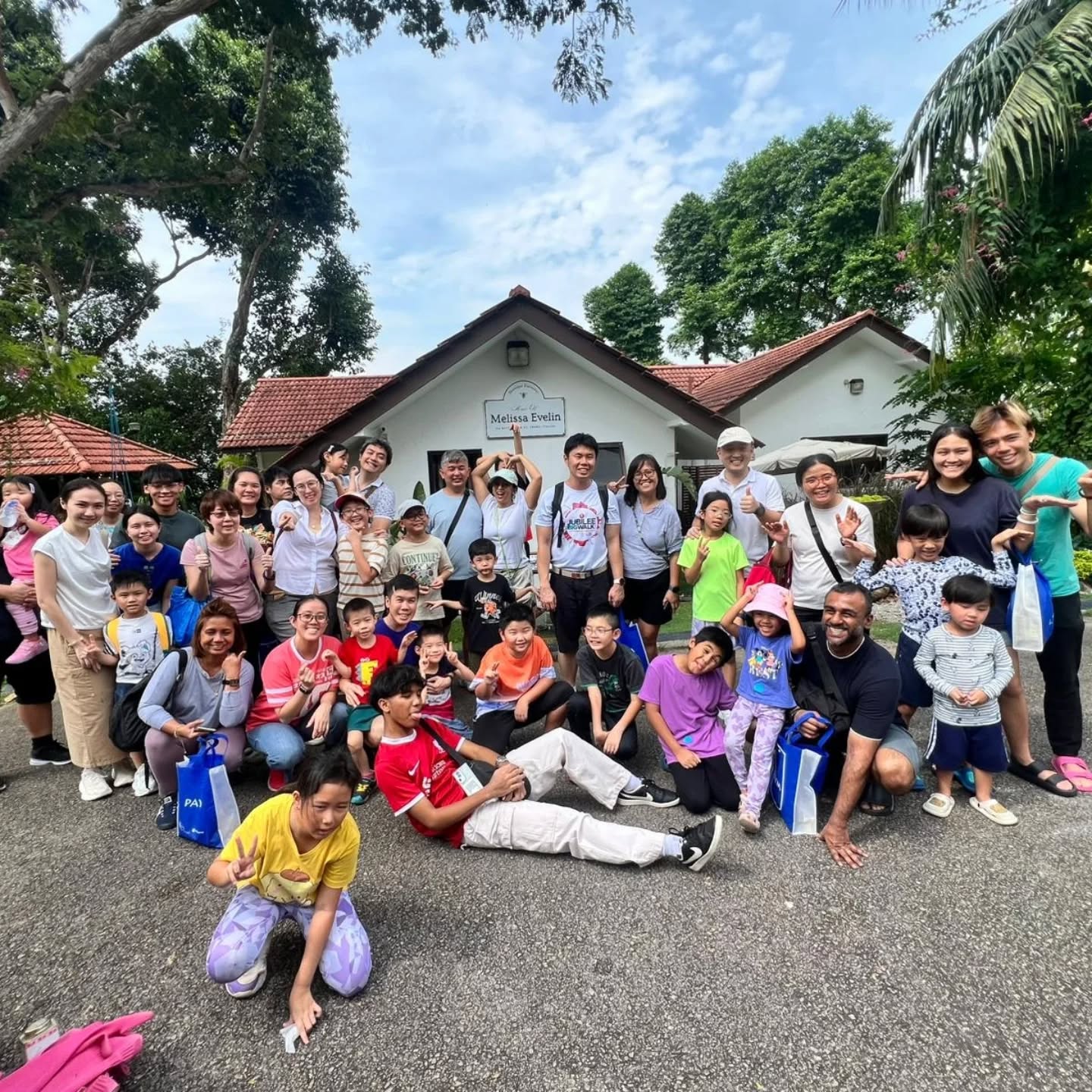 House of Melissa is perfect for large family day outs 🎊 Today we hosted Nee Soon residents for a farm tour where they caressed friendly earthworms, greeted our rescued native honeybees, and played with our ducks and chickens!