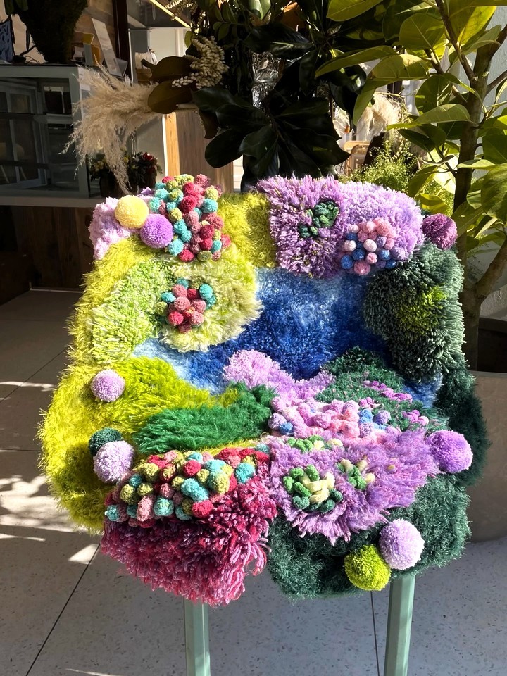 When your DIY rug is too stunning to be walked on. 🤷♀️
We love seeing our Moss Rug Kits transformed into functional art! Why tuck all that vibrant texture and color away on the floor? Sling your creation over an accent chair for an instant, maximalist glow-up. It’s biophilic design that demands attention.
#MossRugKit #ChairMakeover #MaximalistHome #BiophilicArt #DIYKit #UniqueDecor