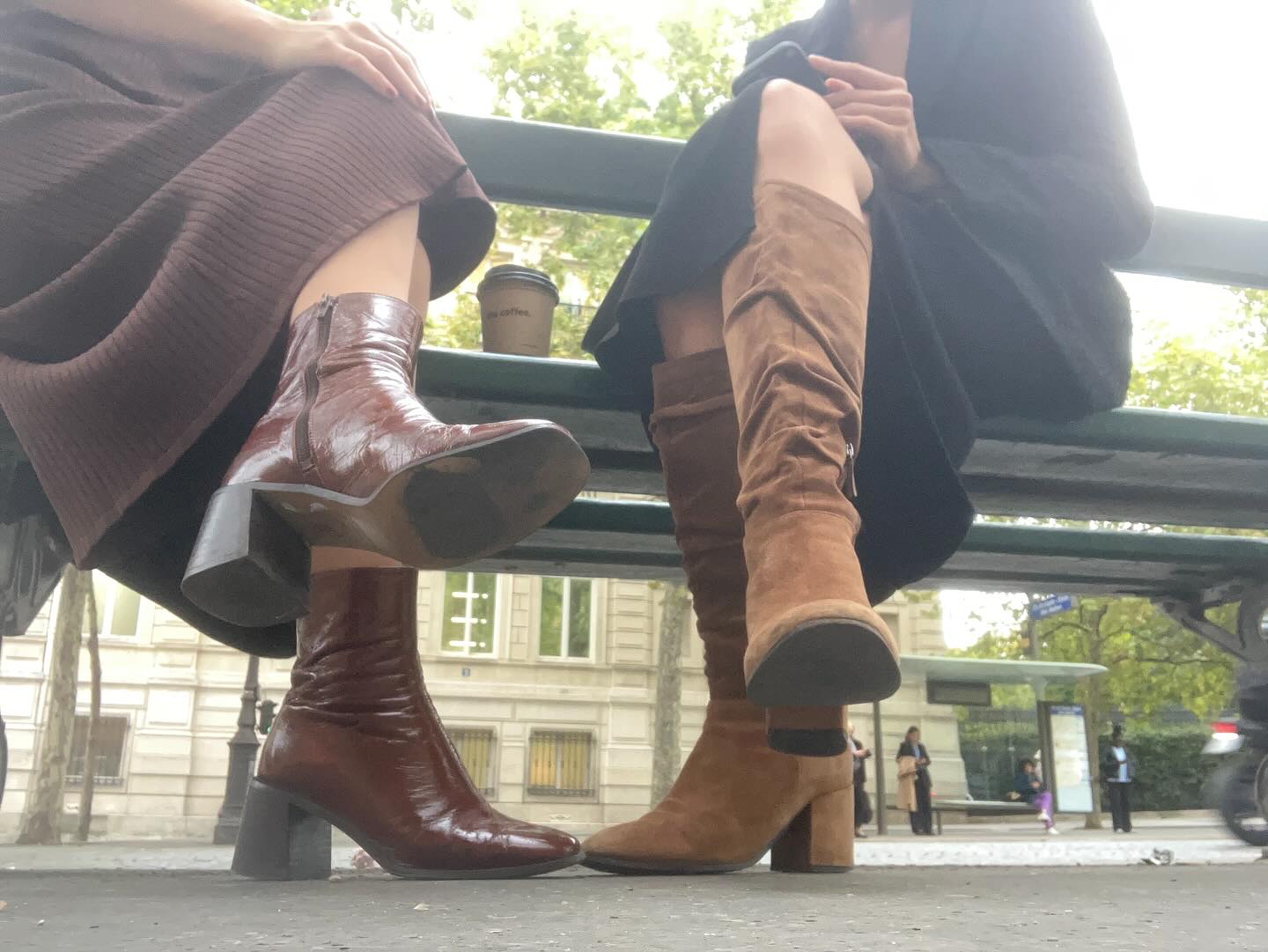 Shoes can change your life ! #pariswalks #parislifestyle #monceau #lavieenenroseâ¤ď¸
