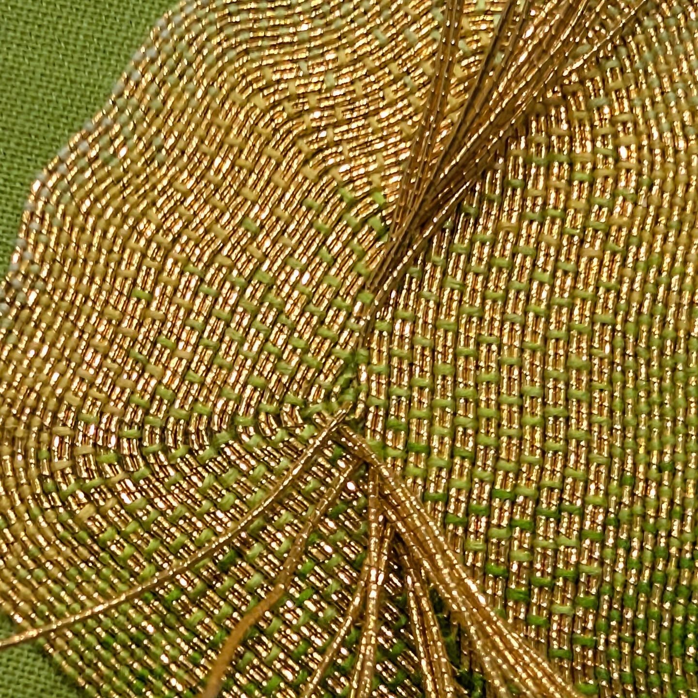 Oh my this has been so satisfying to stitch!
One more side to go then plunging and securing back the ends....there's a lot of them but I don't even care because it just looks so beautiful! 😍
In a few recent meetings it's been suggested that we should, as tutors, all have our own signature style and I couldn't think what mine was. Now this piece has come together I think it's Contemporary Vintage. I love using traditional skills and design styles but giving them a contemporary look with the colour palette. While some of my designs won't fit into this it's at least a start at defining my style.
What do you think, is that my style?
#goldwork #contemporarycraft #contemporaryvintage #green #couching #ornué #embroideryinstaguild #embroiderytutor #embroiderylove