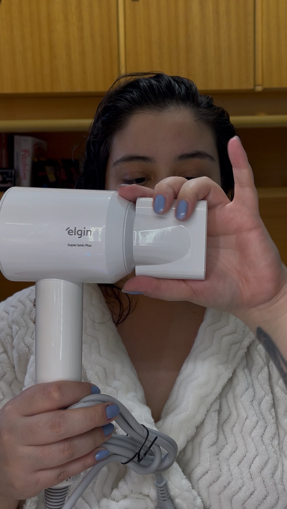 Novos ares sopraram por aqui @elgin.brasil lançou seus novos secadores Super Ionic e Super Ionic Plus, claro que iríamos trazer as primeiras impressões e todos os detalhes técnicos!
Confira tudo com exclusividade no link da bio.
#review #elgin #secadordecabelo #beleza #tecnologia