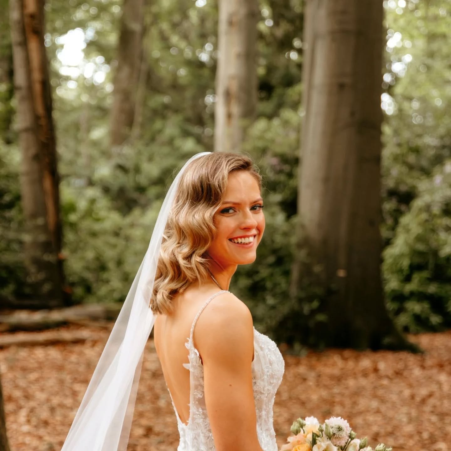 Make-up voor Pretty Bride Daphné - Stralend op haar grote dag 🤍
Make-up: @mua.juliebelmans
Haar: @cutandgrace
Foto's: @nikkiickx.be
#mua #makeuplook #makeupborstels #bruidsmakeupartist #bruidsmakeup #muah #makeupartistdreams #bruidsstyliste