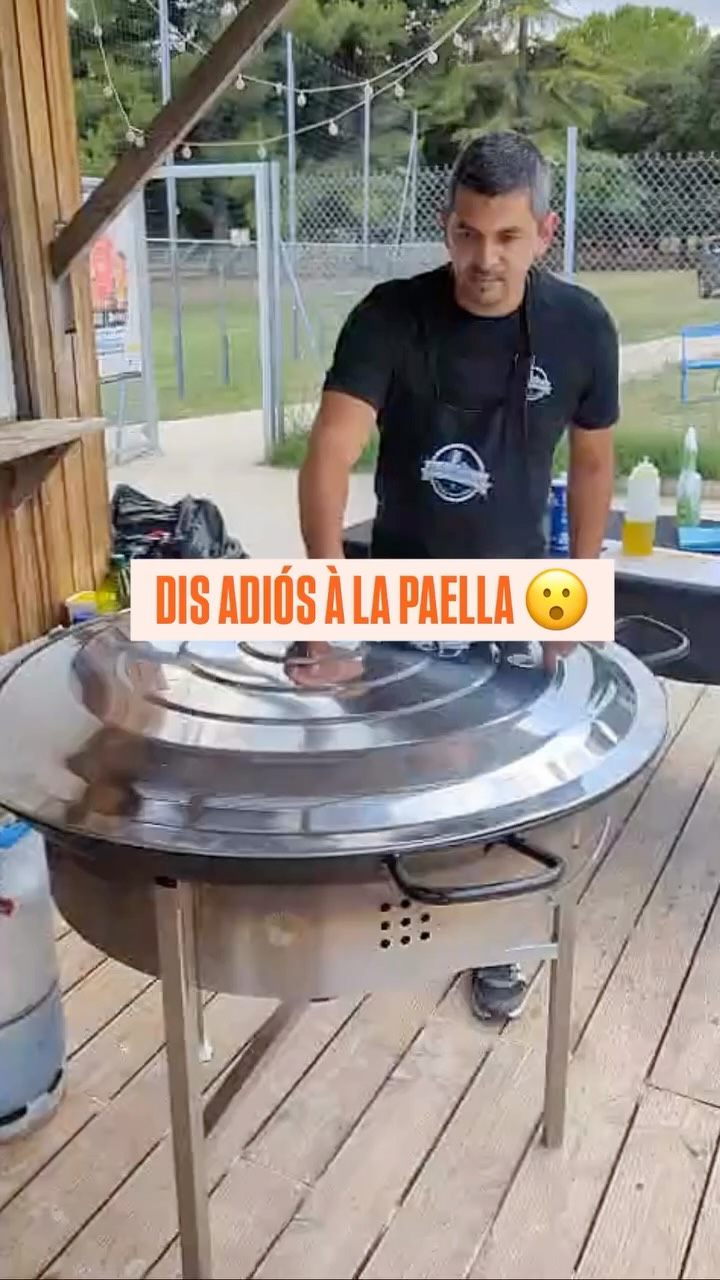 DIS ADIÓS À LA PAELLA ❌
Ce n’est pas une paella… mais un plat espagnol qui mérite d’être connu 😍 :
NOTRE FAMEUX GAZPACHO MANCHEGO 🇪🇸
👇 Tu connaissais ce plat ?
#montpellierfood #montpellier #catering #traiteurévénementiel #paella #espagne #spanishdishes #spanishfood #gazpachomanchego #chef #gastronomieespagnole