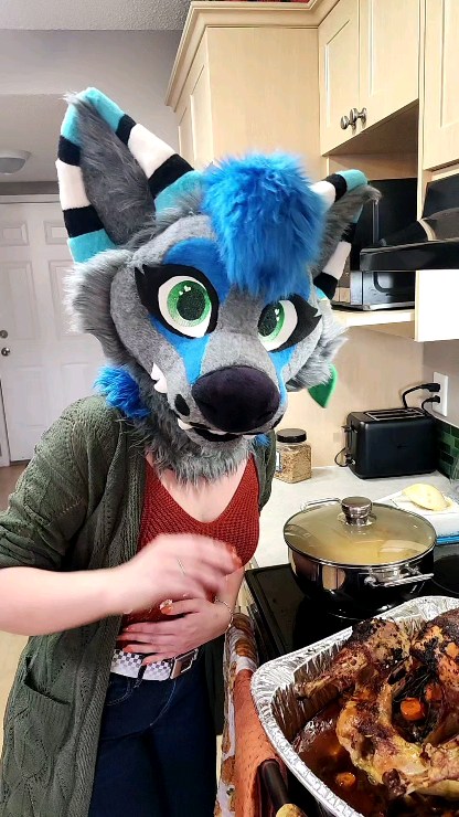 Rate our potluck dishes! 🐶
Happy Thanksgiving to my fellow Canadians 🧡
-
#furry #furryfandom #thanksgiving #potluck #furries #fursuit #fursona #furryfandom