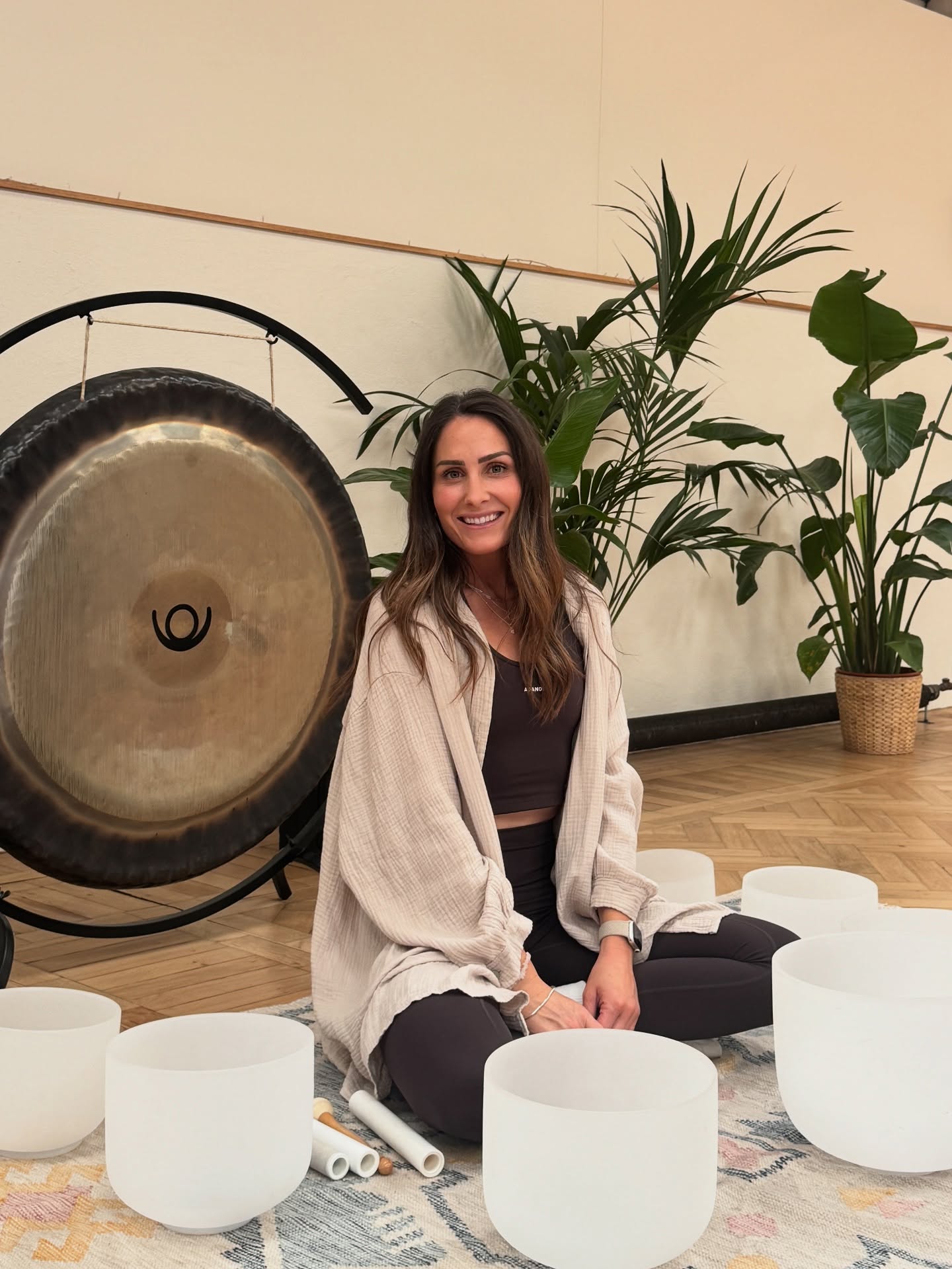 Sound therapy is hard to explain until you’ve felt it 💫
The moment the vibration moves through you, it’s like your body suddenly remembers how to let go. The mind softens, the breath deepens and the nervous system resets.
What I (and I think everyone who comes to my sound baths) loves is that you don’t have to ‘do’ anything. You just lie there, receive, and let the sound move through you.
It’s such a powerful reminder that healing doesn’t always come from effort — sometimes it comes from surrender ✨
I love the fact I get to share sound therapy both in person and now online too. You can experience this for yourself using the link in bio 🫶