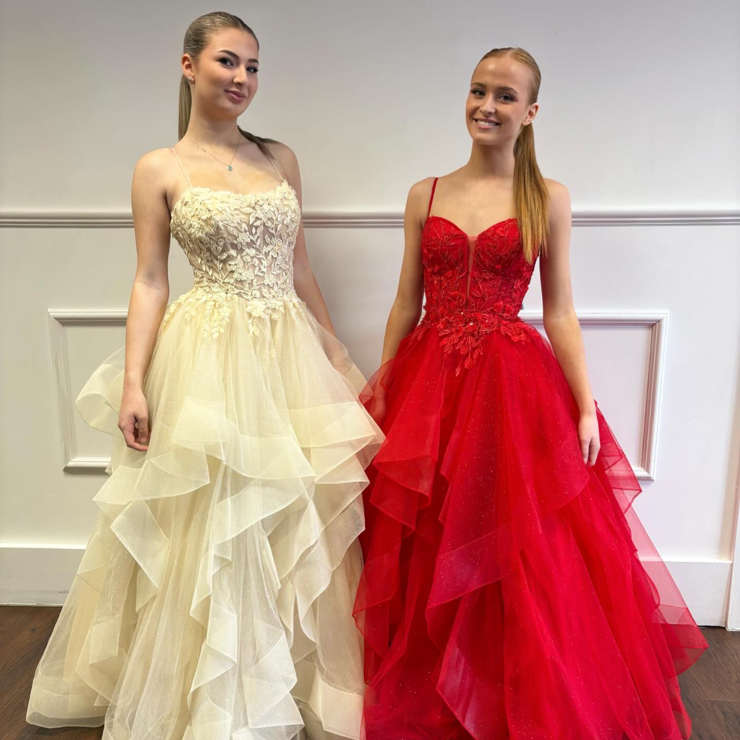 FALL IN LOVE ❤️ with our newest and HOTTEST arrivals.
Our opening weekend with these two styles and they are being snapped up by every school in town ✨
You can see why 🥹
Could either of these be your prom 2026 dress? Book now and find out!
🔔‼️ WEEKEND AVAILABILITY NOW LIMITED THROUGHOUT OCTOBER.
The demand for Little Lolls is through the roof!!
Make sure you have your appointment booked with us.