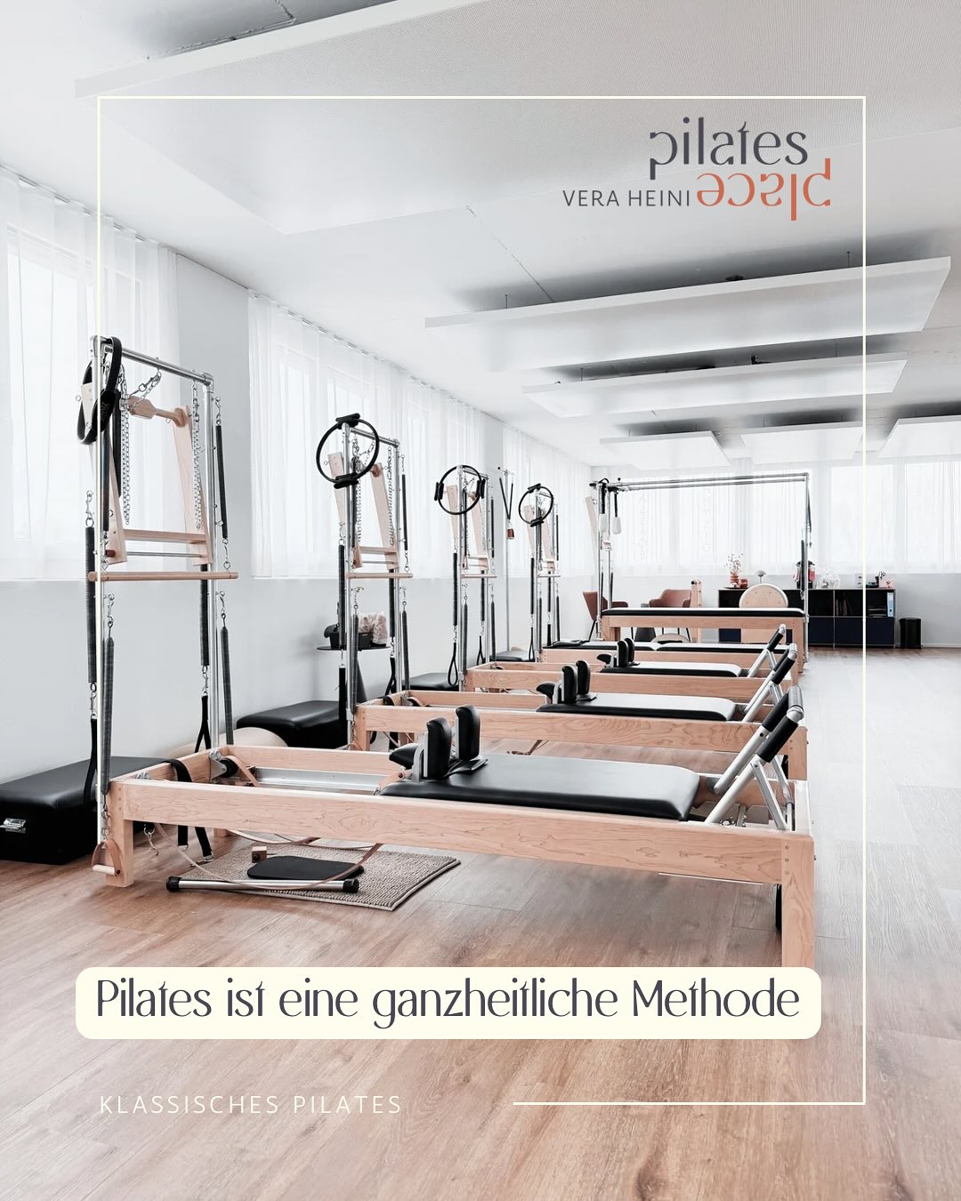 # contrology #klassischespilates #pilatesplace
Pilates ist viel mehr als nur ein „Trend“. Pilates ist eine ganzheitliche Methode, welche sich auf den Körper und auch auf das Körperbewusstsein auswirkt .
Durch das Training mit verschiedenen Geräten wird Kraft, Beweglichkeit und Stabilität gezielt aufgebaut.