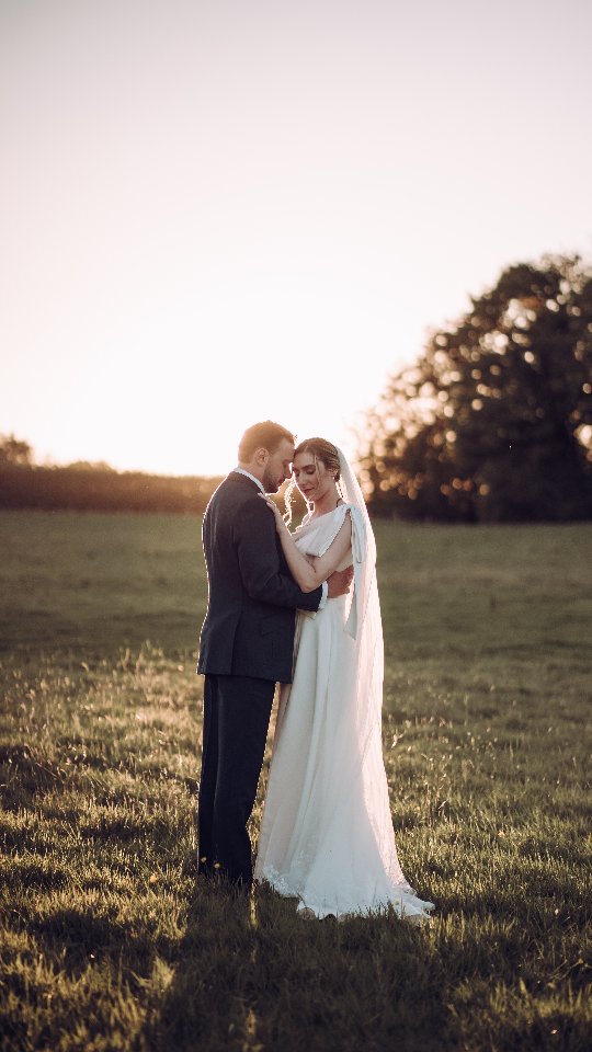 Alex ⚡️ Tasha // Coming Soon
.
.
.
Venue - @silchesterfarm
Cake - @sassyssugardoughnuts
Flowers - @theflowerstalk
Dress -@morileeofficial