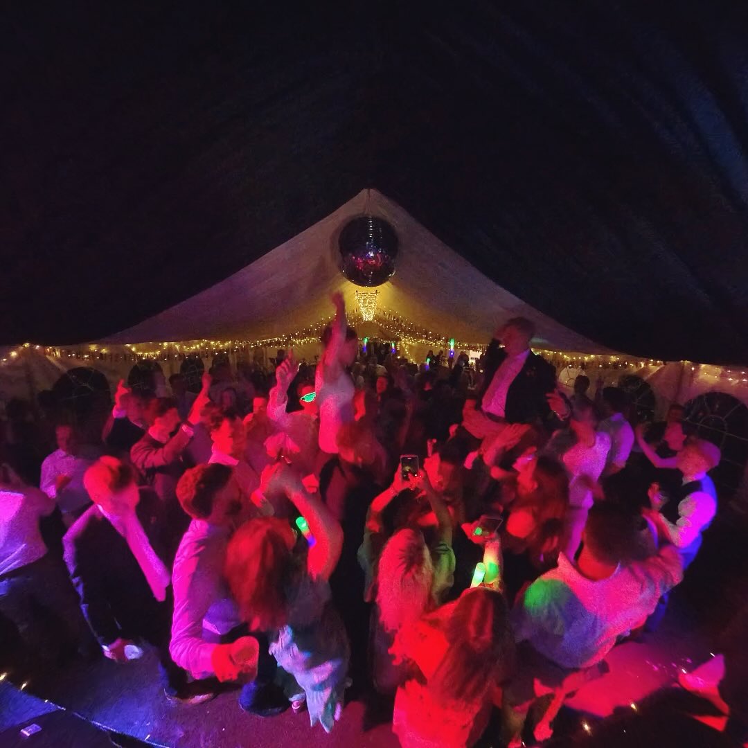 🎩✨ The Madhatter’s Tea Party Band — where luxury meets chaos (the good kind)
💍🎶 Another incredible season of weddings, filled with packed dance floors, confetti moments, unforgettable first dances, dance offs and singalongs! 💃🕺
From timeless classics to modern anthems, we bring the energy, the magic, and the soundtrack to the most unforgettable nights.
We’ve been too busy making memories to post about them (oops 😅) — but from now on expect behind-the-scenes moments, live clips, and amazing words from the couples who’ve danced the night away with us 💫
Here’s a little taste of what’s been happening this season
#TheMadhattersTeaPartyBand #LuxuryWeddingBand #LiveWeddingMusic #WeddingEntertainment #DanceFloorFiller #UKWeddingBand #PartyBand #WeddingVibes