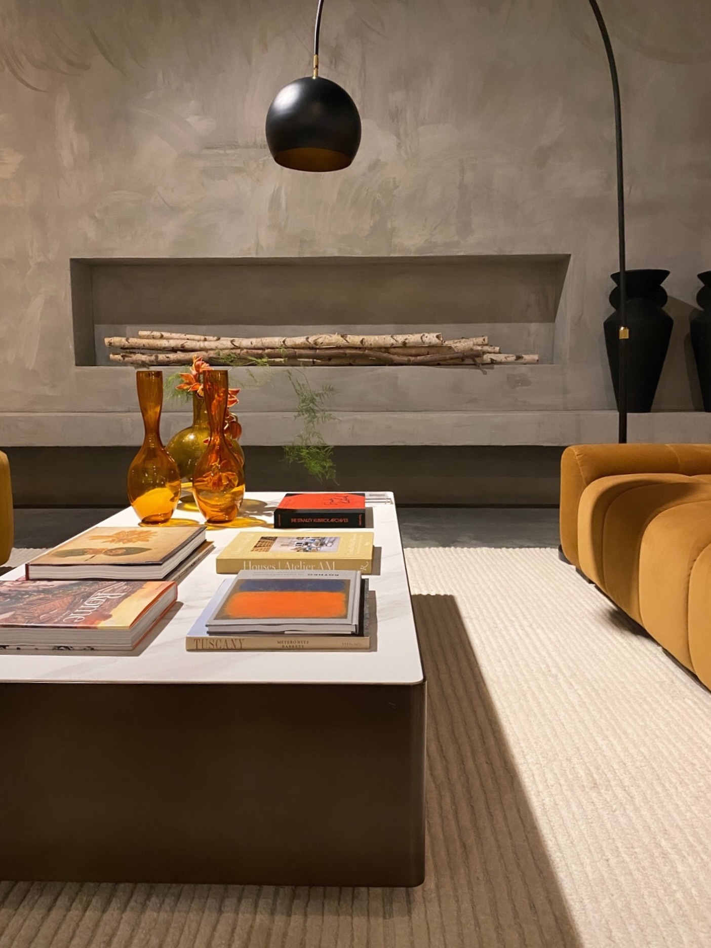 Coffee table vibes!!!✨
#interiordesign #houseofeon #denverdesigner #codesigner #coloradodesigner #moderninteriordesign #modernhome #homedesign