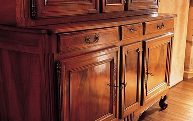 🇬🇧 While we’re proudly based here in the UK, we couldn’t resist joining our friends across the pond in celebrating National Woodworking Month! 🪵🇺🇸
At Boyle’s French Polishers, we take pride in the art of traditional French polishing, bringing out the natural beauty of every piece of wood we touch. From heirloom furniture to custom creations, each piece is carefully restored and finished with love and craftsmanship.
This month, we’re raising a toast to wood, craftsmanship, and the timeless art of furniture restoration. Whether it’s a treasured antique or a newly crafted piece, there’s nothing quite like the glow of perfectly polished wood.
#NationalWoodworkingMonth #BoylesFrenchPolishers #FrenchPolishing #FurnitureRestoration #WoodworkingLove #UKCrafts #ArtisanFurniture #HeirloomFurniture
#WoodworkingCommunity #FurnitureMakeover #WoodFinishing #PolishedWood #AntiqueFurniture #FurnitureRestorer #WoodworkArt #restoredfurniture