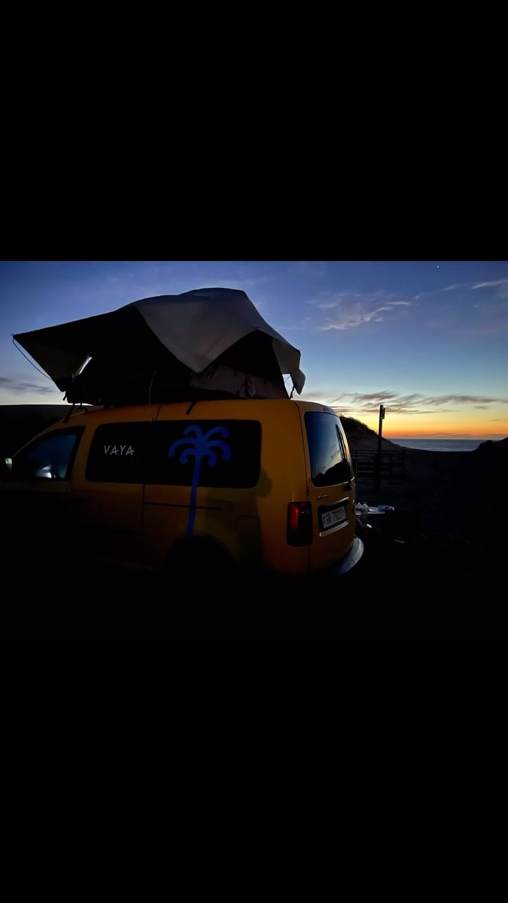 Live is nice…
#sunset #vanlifefrance #outdoorlife #grateful #heckküchen #vw #caddyy💙 #milkiwaygalaxy #moonvibes