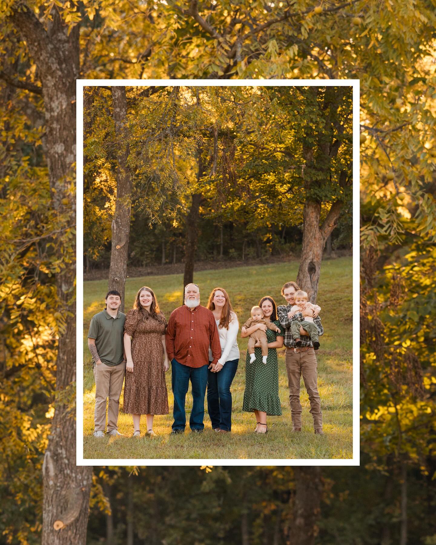 The sweetest extended family session with one of my FAVORITE families 🥹❤️ What a joy watching your family grow!!
•
•
•
#kelseyquickphotography #kqp #family #lighttexturetones #familyphotography #siblings #parents #love #memories #kansascityphotographer #libertyphotographer #lawsonphotographer #portraitphotographer