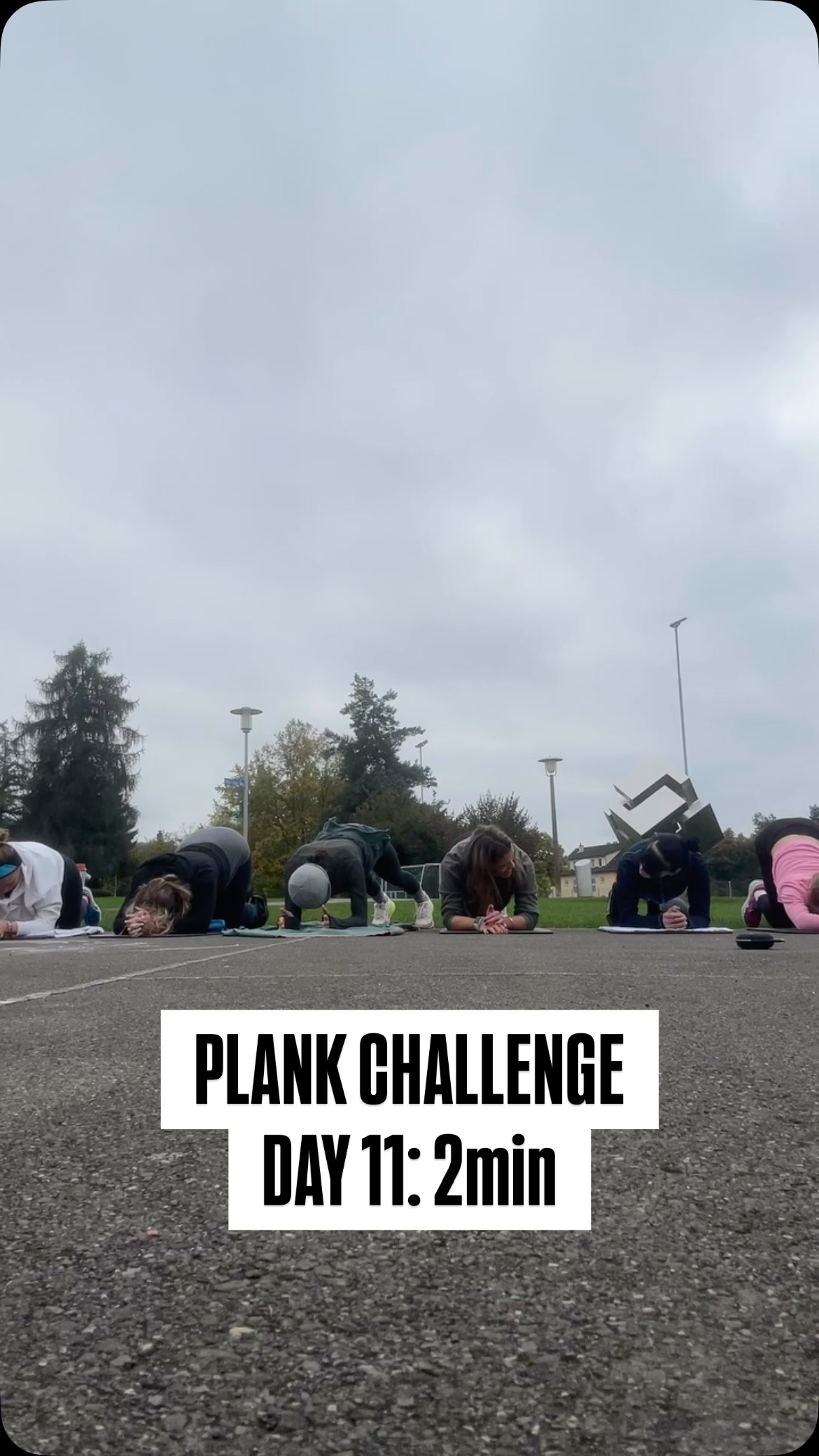 30 DAY-PLANK CHALLENGE
TAG 11: 2min
@sandraziel82 @m.a.r.i_o.n @anninahammer
👉 Videos werden jeden Tag gepostet, max. 3min möglich - also ab dann jeweils selbständig weiterplanken😁💪
#joyfit #joyfitbydesire #plank #plankkchallenge #outdoortraining #joyfitmachtsinn #workout #fitness #sport #training #outdoorworkout #outdoorfitness #outdoortraining #outdoortrainingzurich #outdoorworkoutzurich #outdoorfitnesszurich #fitnesstraining #fitnesstrainerin #personaltrainerin #personaltraining #grouptraining #bootcamp #outdoorbootcamp #zollikon #zollikonzürich #fitness #fitnessmotivation #fitnesslife #fitnessaddict #fitnessgoals