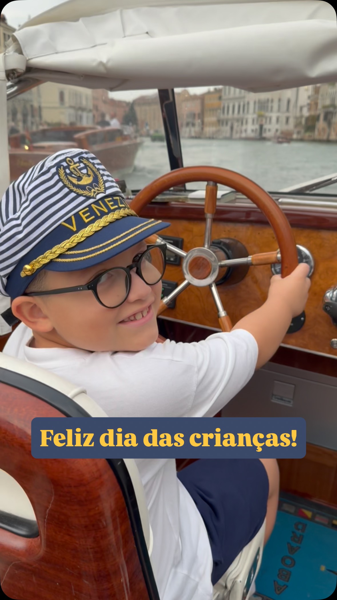 Feliz dia das crianças!
A equipe Dicas de Veneza agradece a cada um de vocês que confiou em nós para eternizar a viagem dos pequenos com memórias afetivas inesquecíveis!
Grazie, grazie mille!
#guiaemveneza #touremveneza #fotografaemveneza #dicasdeveneza #venezaitalia #veneza