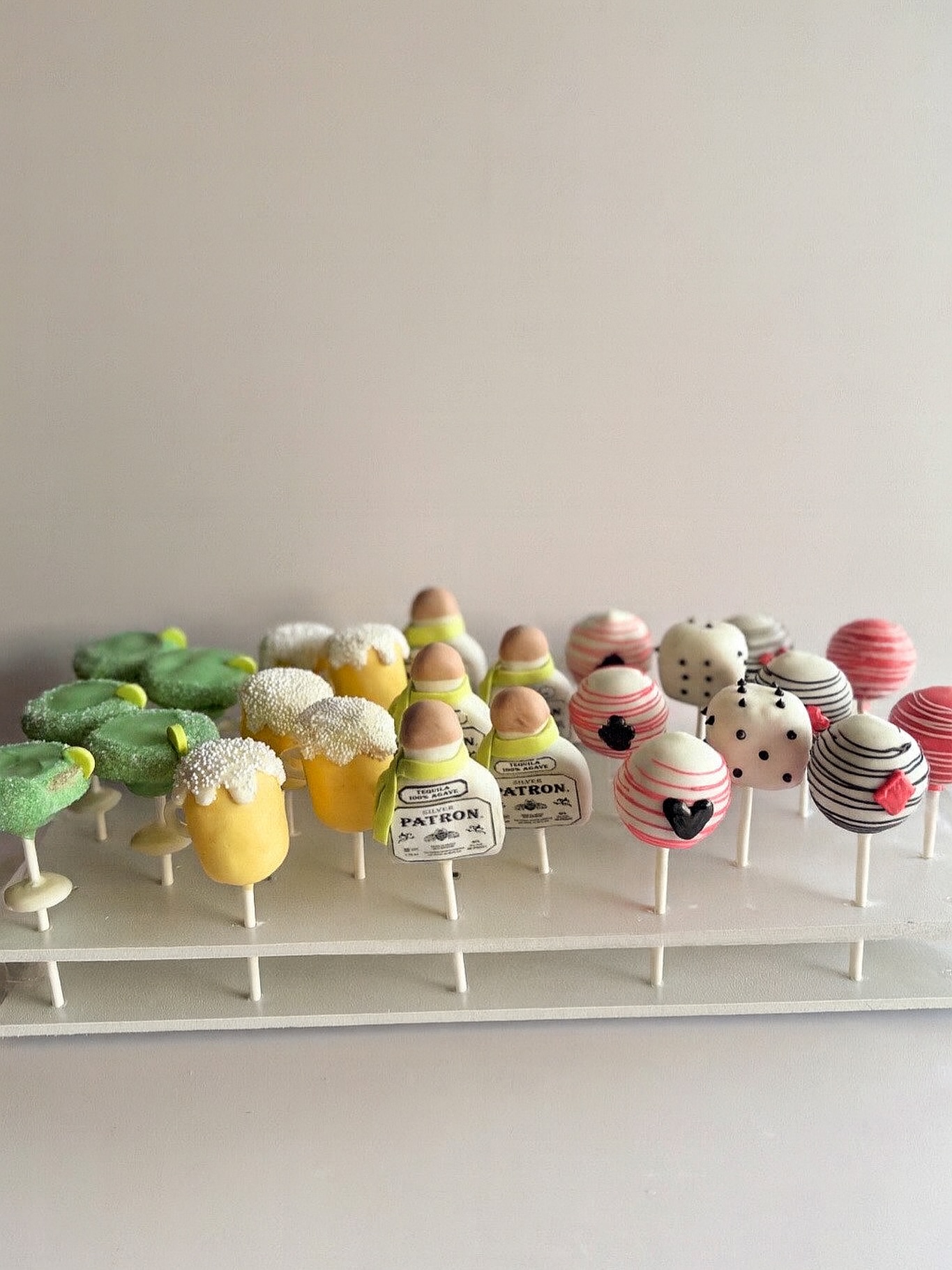 Game night just got a whole lot sweeter ๐๐ธ๐ป From margaritas to beer mugs and tequila bottles โ these cake pops bring the party to the table! Whoโs placing their bets on dessert? ๐โจ
#SweetTreatsByKaitAndKay #GameNightTheme #CasinoPartyVibes #PlayersCardTheme #GamblingParty #MargaritaCakePops #BeerMugCakePops #TequilaCakePops #PatronCakePops #CasinoDesserts #CustomCakePops #CentralFloridaBaker #OrlandoDesserts #DavenportFLBakery #DessertTableInspo #EventTreats #PartyDesserts #VegasThemeParty #CasinoNightIdeas #DessertGoals #CustomDesserts #PartyInspo #BakersOfInstagram #FloridaBaker #SweetTableGoals #GameNightDesserts #DrinkThemeDesserts #EventInspo #CakePopDisplay #TreatsThatWow