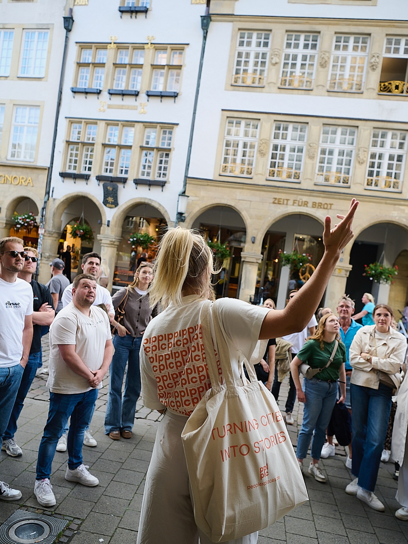 It’s happening.
people x places ist live.
Touren sind online.
Stories sind ready.
100% Münster Vibes.
Find your perfect tour: https://www.peoplexplaces.de
#turningcitiesintostories