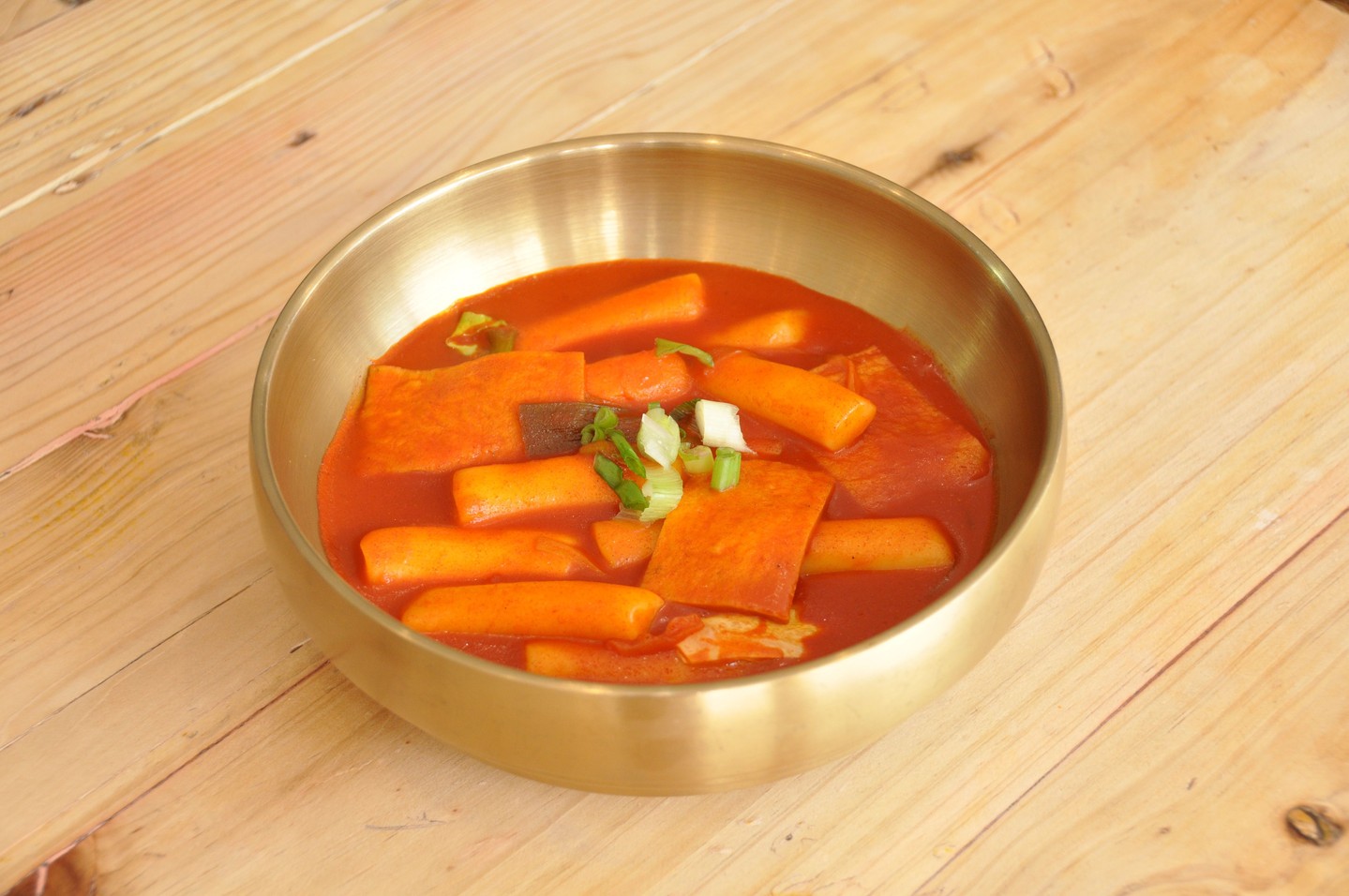 Brace yourself for the ultimate Korean comfort food ❤️
Introducing our Tteok-bokki (떡볶이) — soft, chewy rice cakes simmered in a rich, spicy-sweet gochujang sauce. Bold, flavourful, and absolutely addictive.
Want to take it up a notch?
👉 Add Free-range Beef Bulgogi, Boiled Egg, Mozzarella Cheese, or Yachae Twigim on top for the perfect combo.
Available from this Friday — come get your spicy fix!
#OhMyKimchi #Tteokbokki #KoreanFoodUK #ExeterEats #SpicyLovers #KoreanStreetFood #ExeterFoodies #OhMyKimchiExeter