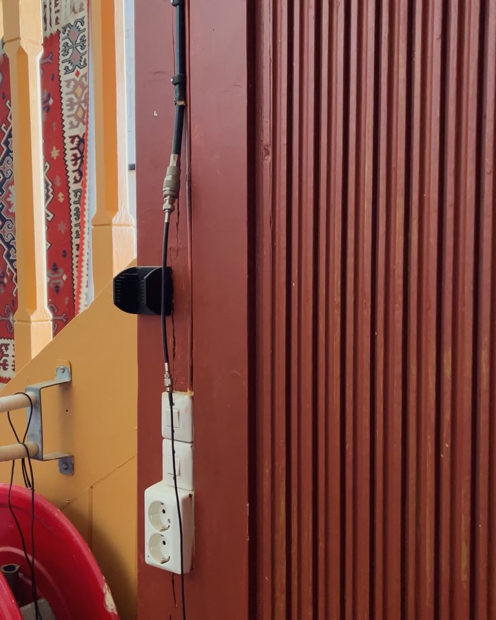 FINSE FLASHBACK - WORKERS CABIN 🗻pt2
More of this fecking amazing cabin including polar bears and an incredible polar library. 🧐 It all blew my mind a bit and would blow anyone’s mind to be honest. Stunning and epic.
I got to know the family well and enjoyed a traditional Norwegian stew with them the night before we evacuated them back to Finse. The stew had vinegar in it and tasted amazing, especially after 8 days of camp ration food. 🤤 Lovely family.
A heavy 2/3 day storm was coming in so after some food, vintage polar exploration books, booze and fireside chats we woke early to ski the 20k back to Finse while the older family members travelled back on snowmobile while the weather held. We either left there and then or would be snowed in and stuck at the cabin for potentially 2 weeks. 😳
I hauled all my equipment plus all the families evac essentials and we powered back to Finse and arrived as the storm was starting to hit. 🤩 The storm was so intense that all expeditions returned.
Great days in Finse 💪🏻
#snowstorm❄️ #polarcabin #soloexpedition #adv #fsgs #kidneytransplantrecipient