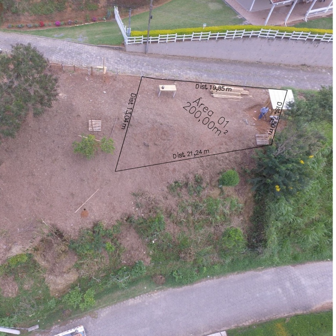 Terreno com 200 m² à venda no centro de Delfim Moreira, com uma vista espetacular da cidade.
Toda documentação em dia, escritura individualizada.
Aceita Financiamento.
Valor R$ 180.000,00
( Aceita carro como parte do pagamento)