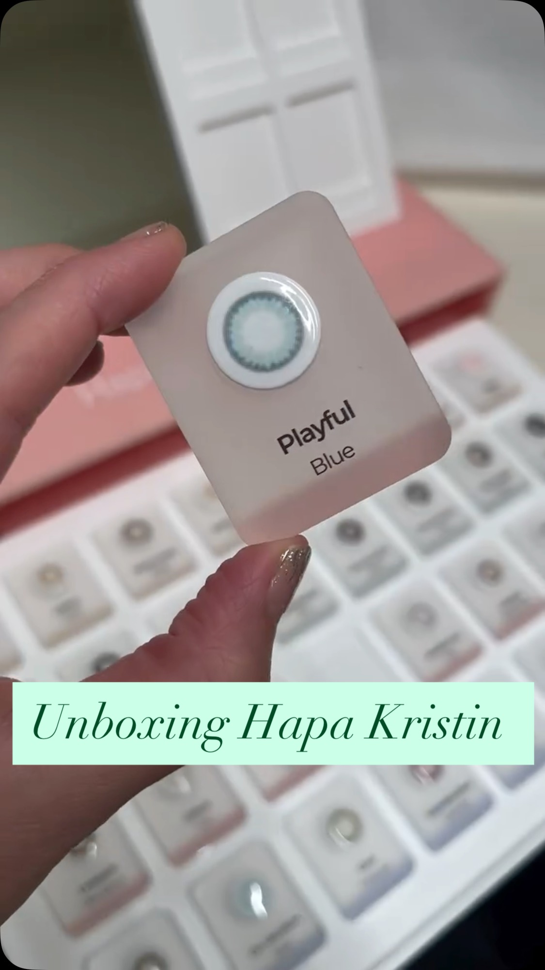 Unboxing Hapa Kristin 💖🎁
Featuring our new #hapakristin color contact lens display! 💕 Come visit us to get fitted for your own cute pair. Clear vision should always be this cute.
#natomas #lenscrafters