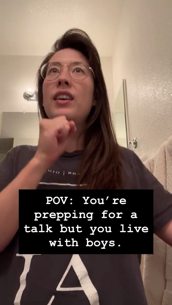 Practicing my talk for the chamber while the WWE Smackdown rages on in the background…
Can anyone else relate? 🙋🏻♀️
#mompreneur #optometrist #toddlerlife