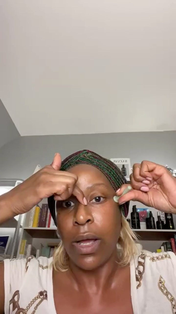 Day 4 - Done! 💛 Thank you so much for your lovely DM’s and to all of you joining me from all over the globe - 🌍 - UK, Norway, Czech Republic, Saudi Arabia, Jamaica, Finland, France, Ghana, and Netherlands and USA. It’s incredible and I love to see it! #BurrellGlow #7DayChallenge #AllSkinTones #GlobalBeauty #AtHomeFacial #TightSkin #GlowingSkin #Sculpted #NonSurgicalFaceLift #SkinConfidence #skinofcolordermatologist #dermalfillers #naturalbotox