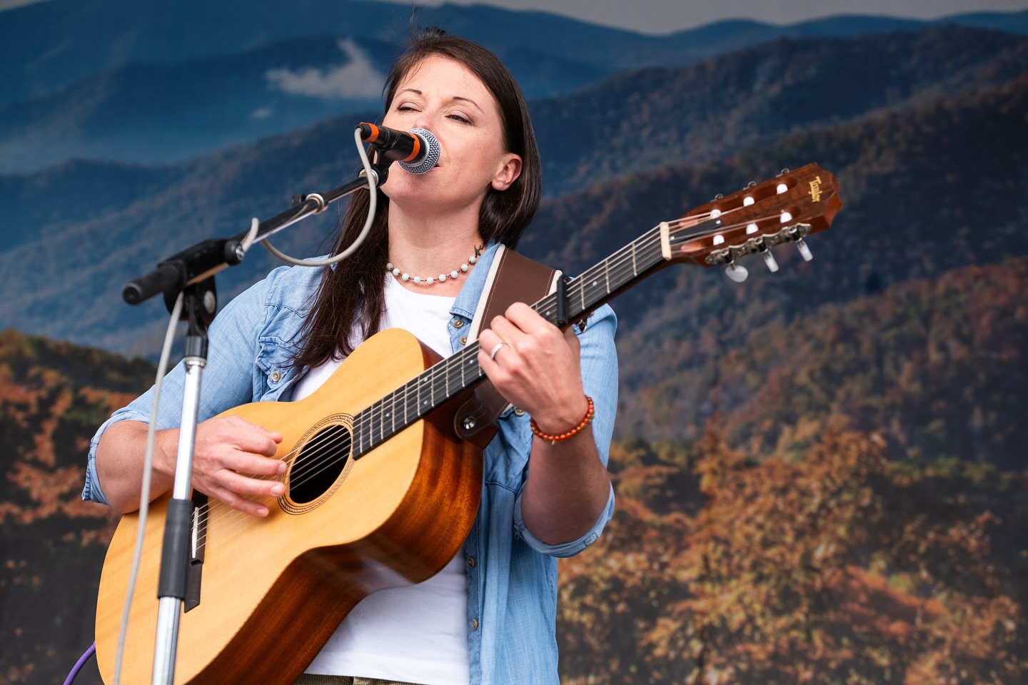 Here are some more shots of @bethsnappmusic performing yesterday at @bluehighway_fest
#bluegrass #bethsnapp #music #livemusic #swva #visitva #loveva #bigstonegap