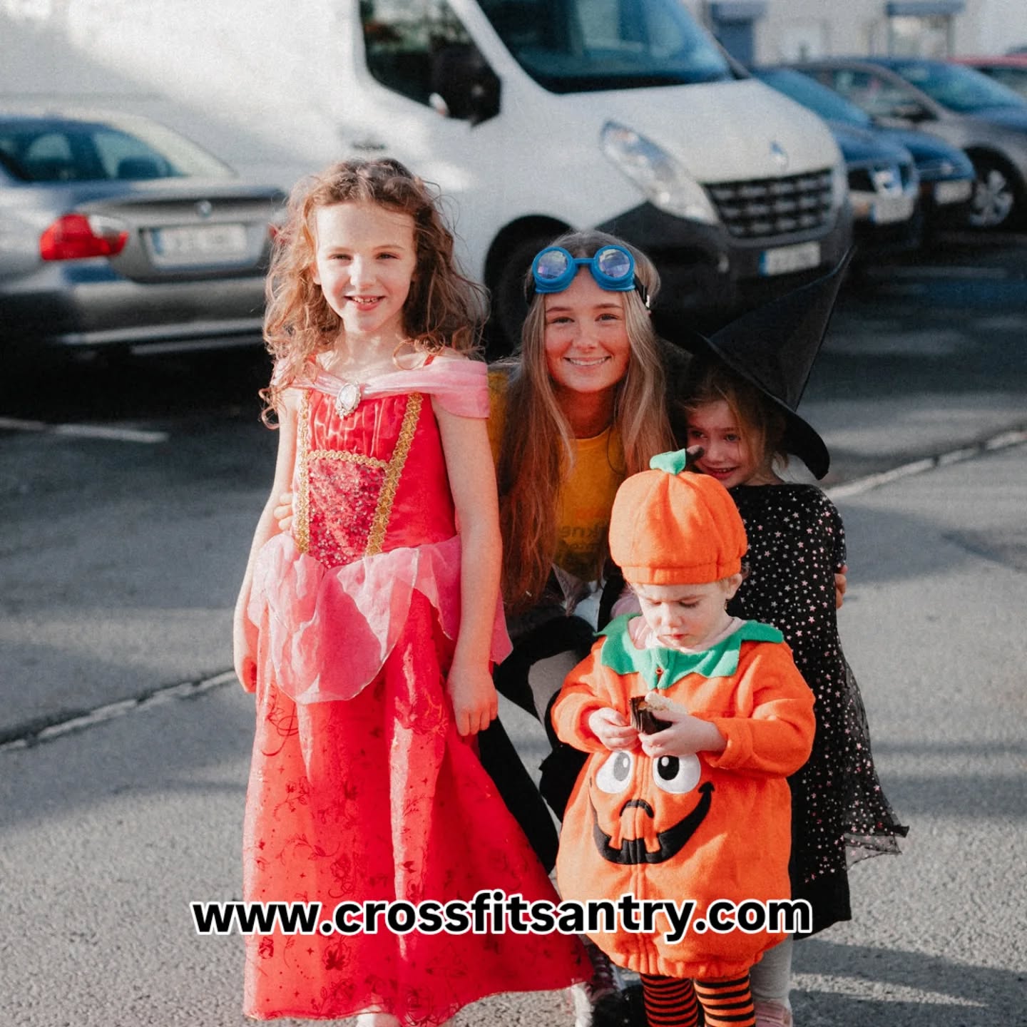 🔙 THROWBACK🔙
Check out some of the AMAZING costumes from our 2024 Mini Monster Mash 👻
In two weeks, we'll be getting set to kick off Mini Monster Mash 2025- who's excited? 🥳
Sunday October 26th, 9am - will you be joining us ?
_________________________________________
Are you ready to try the Tribe?
Drop us a DM today using the word "FREE TRIAL"
We have one great community across two great locations
📍 CFD TRIBE, DRUMCONDRA, D03 RH36
📍 CrossFit Santry, SANTRY, D09 X63C
#CFS #CFDTribe #Party #DressUp #thetribe #thecoachinggym #santry #Drumcondra #dublin