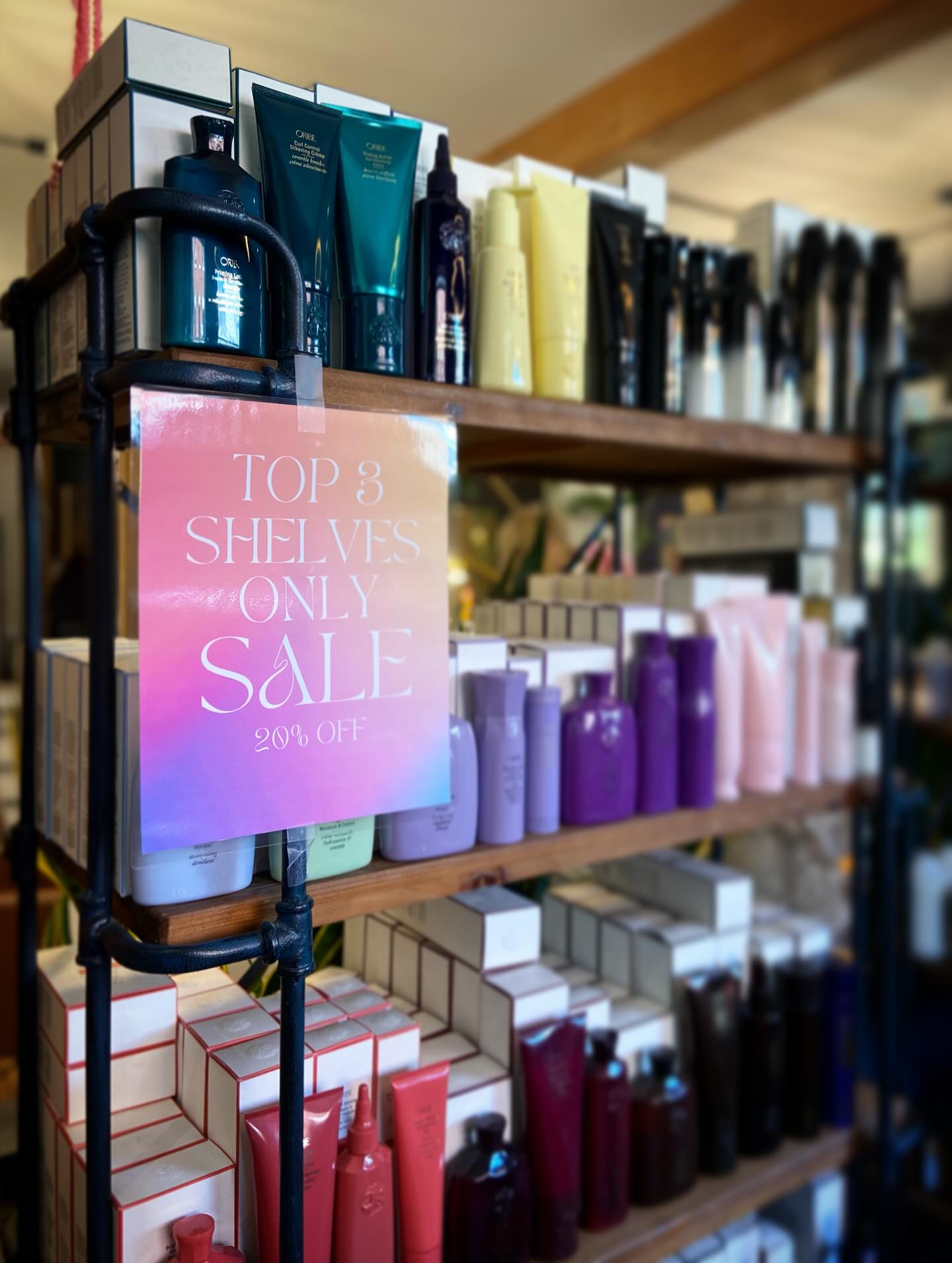 ORIBE SALE 🚨🚨🚨 20% off select products, in person only! Come take a peek 😉
.
.
.
#oribe #oribehaircare #oribeproducts #oribeobsessed #fallsale #retailsale #limitedtimeoffer #hairproducts #westernmass #northamptonma