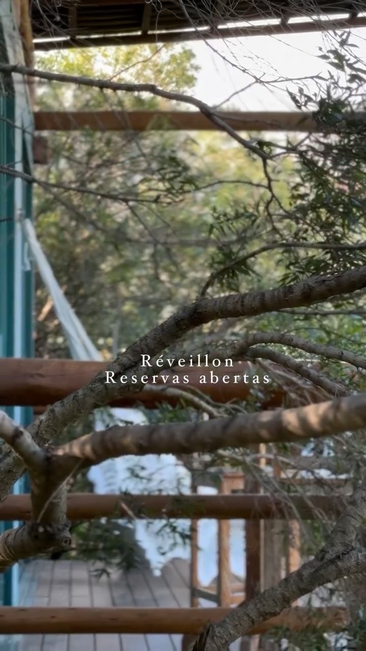 Um réveillon cercado de natureza, silêncio e boas energias para começar o ano leve.
As reservas já estão abertas:
Réveillon
31/12/2024 até 04/01/2025
(*Mínimo de 4 diárias )
Doca 1: R$3800
Doca 2: R$4500 p/ um casal. R$5400 p/ 4 pessoas
Doca 3: R$3300
Docas 4 e 5: R$2200
Doca 6: R$1800
Pedimos um sinal de 50% do valor para confirmar a reserva via depósito bancário, o restante deverá ser depositado um dia antes do Check-in.
Cancelamento de reserva terá reembolso integral se solicitado com no mínimo 20 dias de antecedência. Com menos de 20 dias o reembolso é feito em forma de crédito para outra hospedagem. Cancelamentos com menos de 10 dias de antecedência, o sinal será perdido.
🔗 Reservas link na bio
#docasdalapa #réveillon #lapinhadaserra #mg #brasil #trip #travel #enjoy #refúgioperfeito #hospedagemconfortável #explore #natureza #ecohospedagem #selfcheckin #suaproximaviagem