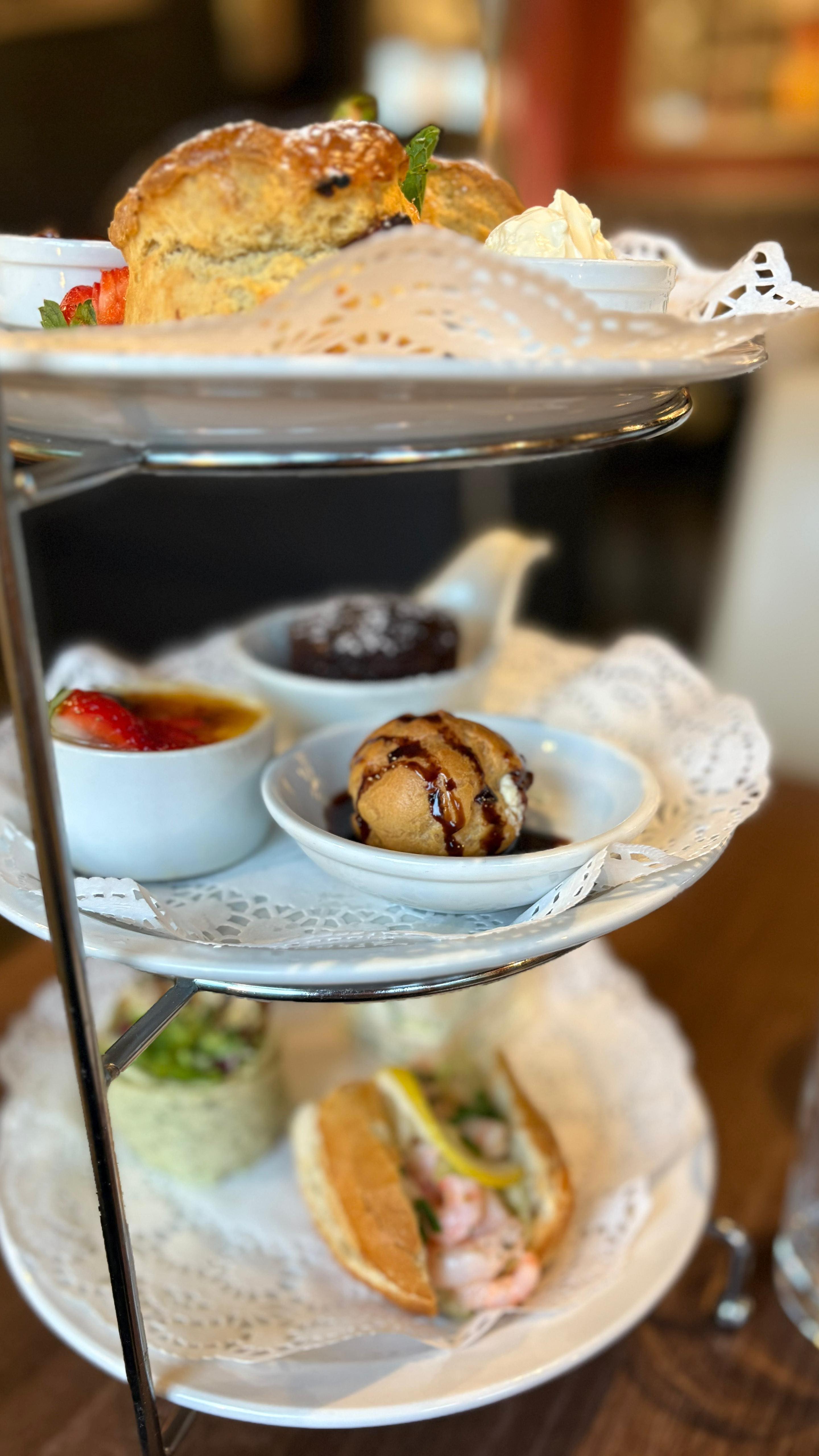 We need your help! Head over to our Instagram stories, to help us decide on our new dishes for our classic Afternoon Tea Menu ☕️🧁🥙🫖
#afternoontea #thegrumpymole #grumpymole #surreypub #pubfood #teaandcake #cake #sandwich