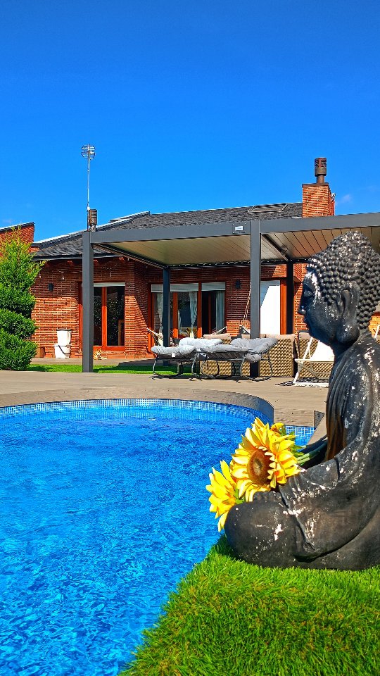 En Ca La Mary, cada rincón invita a parar, respirar y disfrutar del momento. 🏡✨
¿Ya te imaginas aquí? 🌿
#vidreres #casaconpiscina #casavacacional #turismocataluña #PetFriendlySpain #cicloturismo #catalunyaexperience #escapadarural #vacacionesconencanto #calamaryvidreres