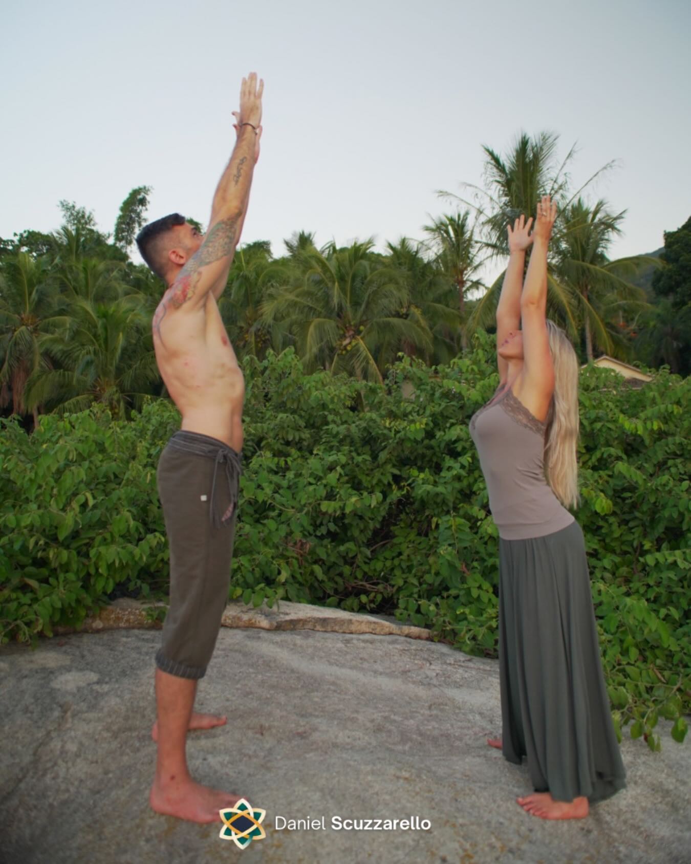 A minha maior motivação para evoluir — fisicamente, mentalmente e espiritualmente — é simples: viver uma vida extraordinária.
E se não fosse tão simples assim?
E se a busca não fosse só para viver bem, mas também para morrer bem?
Pouco se fala da morte, mas è algo que une todos nos, independentemente da idade, genro ou religião, então que tal viver para chegar até o fim, bem?
Sem arrependimentos, sem amarguras, sabendo que a vida foi gozada plenamente, conhecendo nosso interior, sabendo qual è o cheiro da nossa alma, feliz com nossas escolhas e nossas companhias?
Que tal?