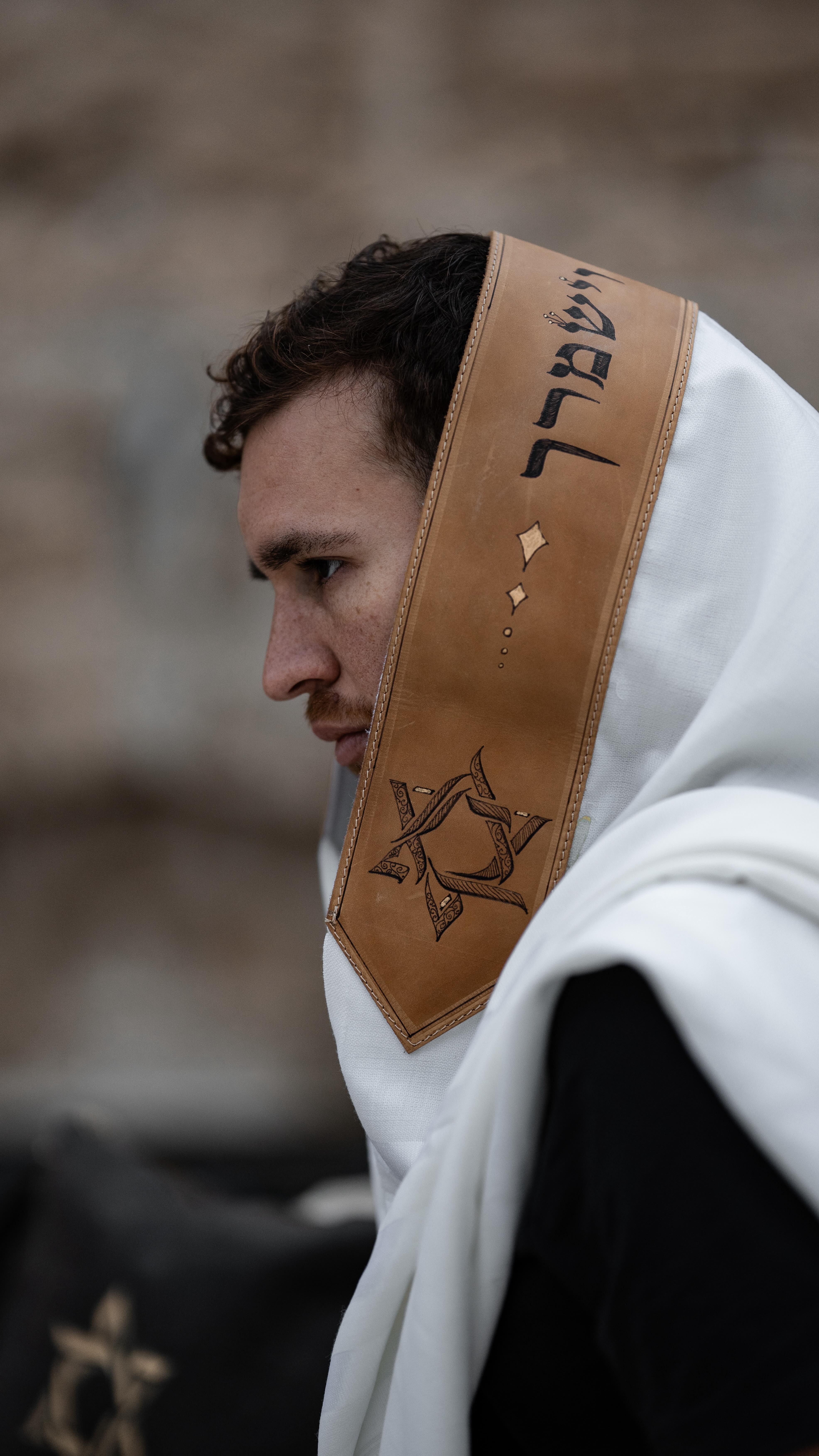 Sharing some of the process of our work
Using pyrography to share my art to the world.
This is a great time to get gifts for your loved ones before Hanukkah