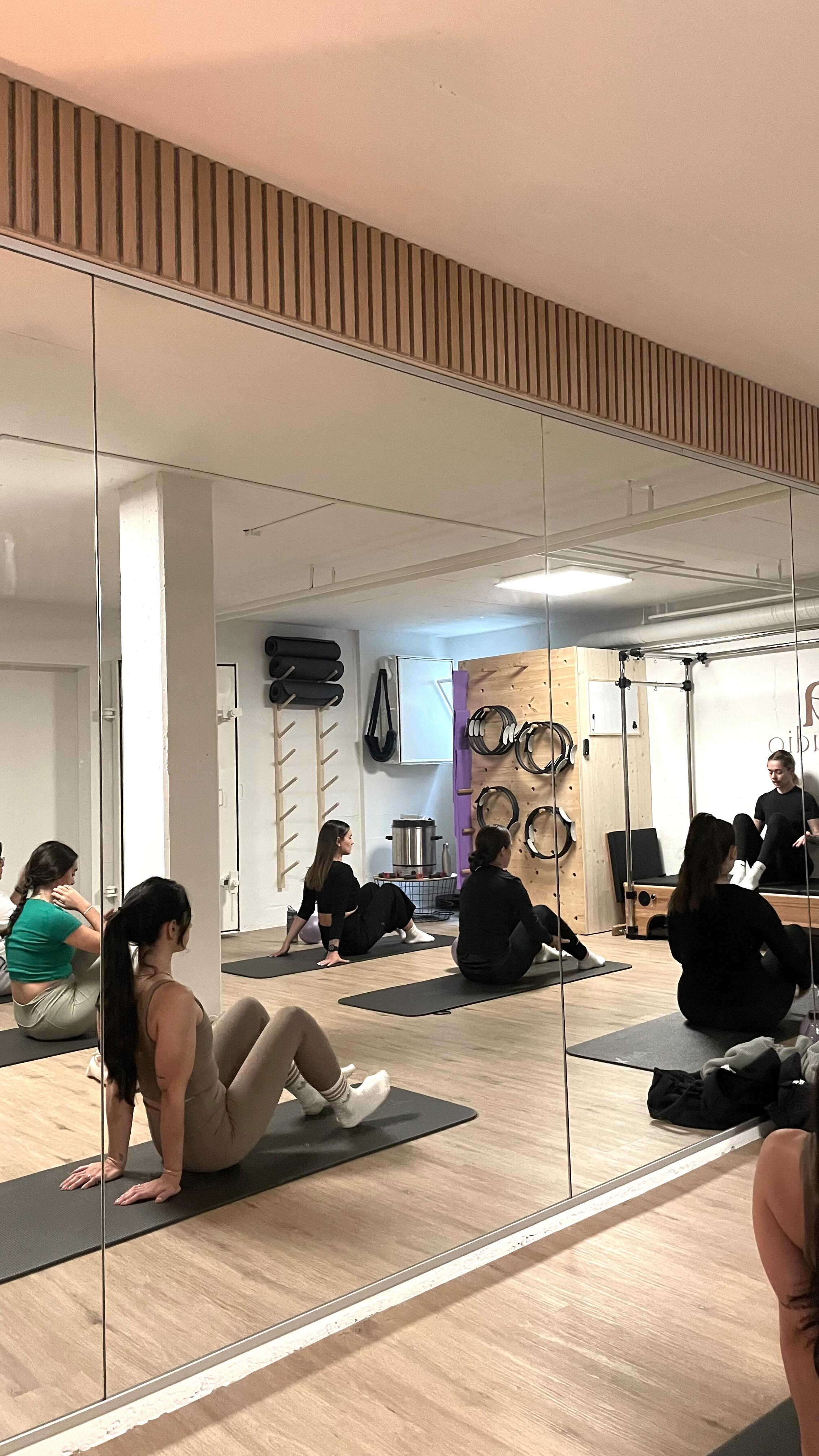 Une parenthèse de sérénité : pilates & création de bougies pour clore la semaine en douceur 🍃