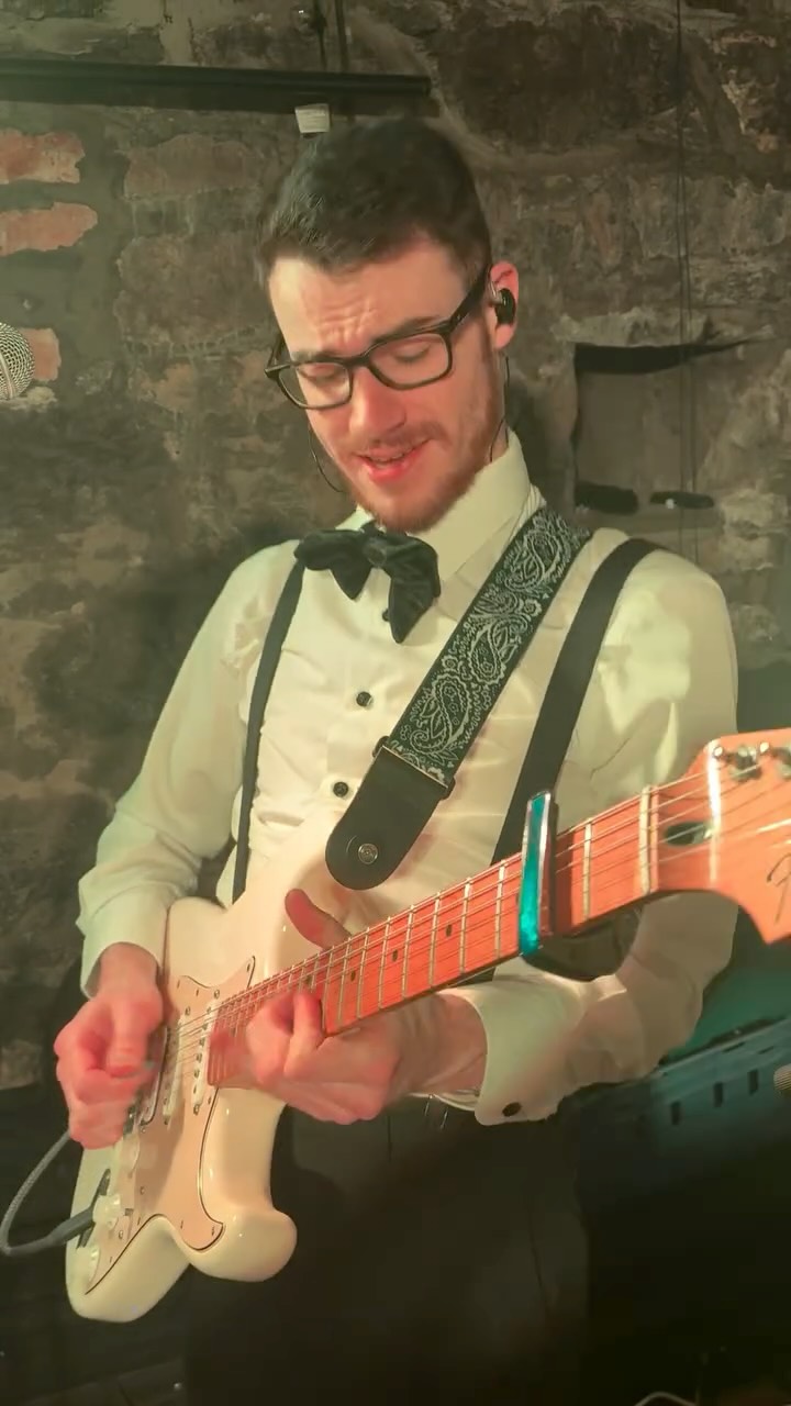 Last weekend we took to the open roads to join Lindsey & Jamie for their big day in @vaughanspubkilfenora county Clare! 🫶🏼 A fab night, in great company!
#irishweddingband #weddingbandireland #irishwedding #weddingband #irishweddings #weddingbandsireland #weddingmusicireland #irishweddingbands #weddingmusic #irishband