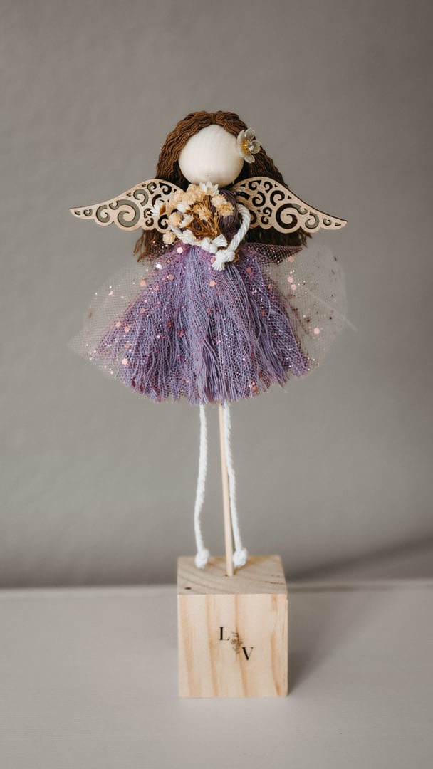 POV: Du bereitest eine Bestellung vor, die unser Atelier bald mit ganz viel Liebe verlässt. 🥰
#laviaatelier #lvatelier #besondersfürdich
#jesmonite #jesmonitedesign #jesmonitehomeware #handmade #homedecor #homedecorideas #homedecoration #deko #geschenkidee #handmadegifts #wohnaccessoires #interior #decorideas #kerzen #candles #bestellung #makrameeengel